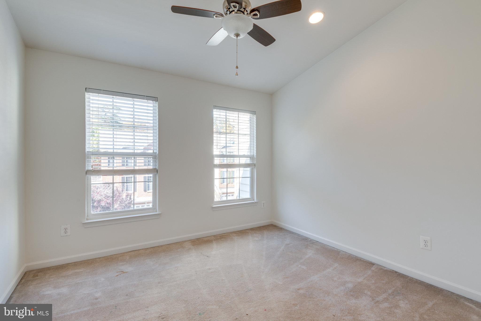 BELMONT LAND BAY - Residential Lease