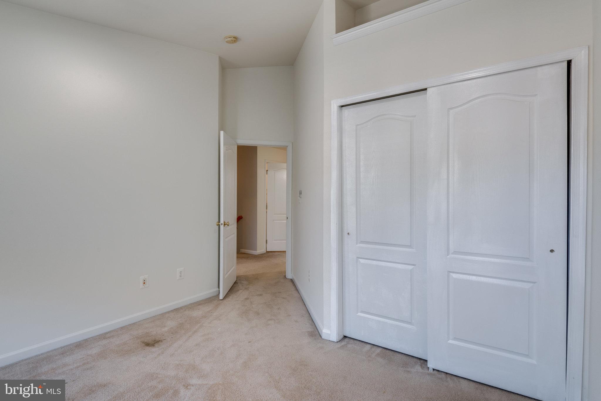 BELMONT LAND BAY - Residential Lease