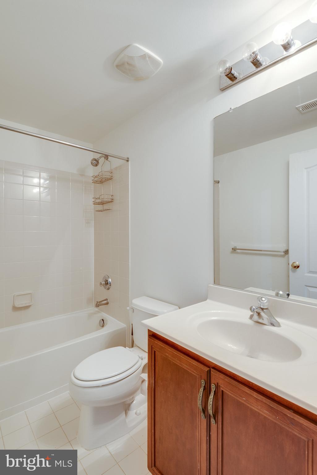 BELMONT LAND BAY - Residential Lease