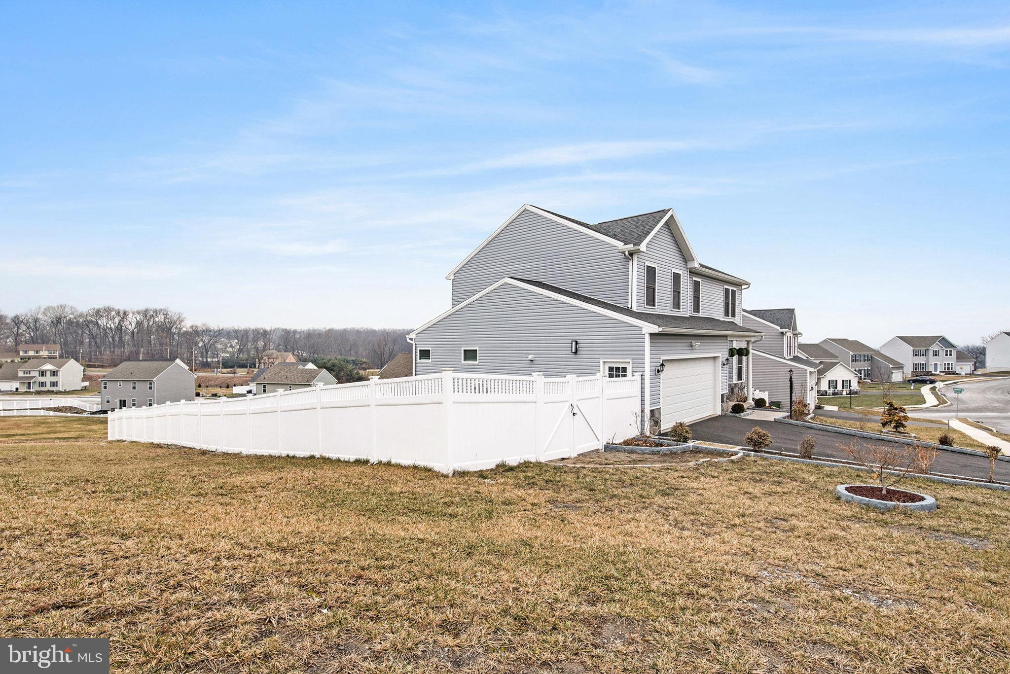 LEXINGTON ESTATES - Residential