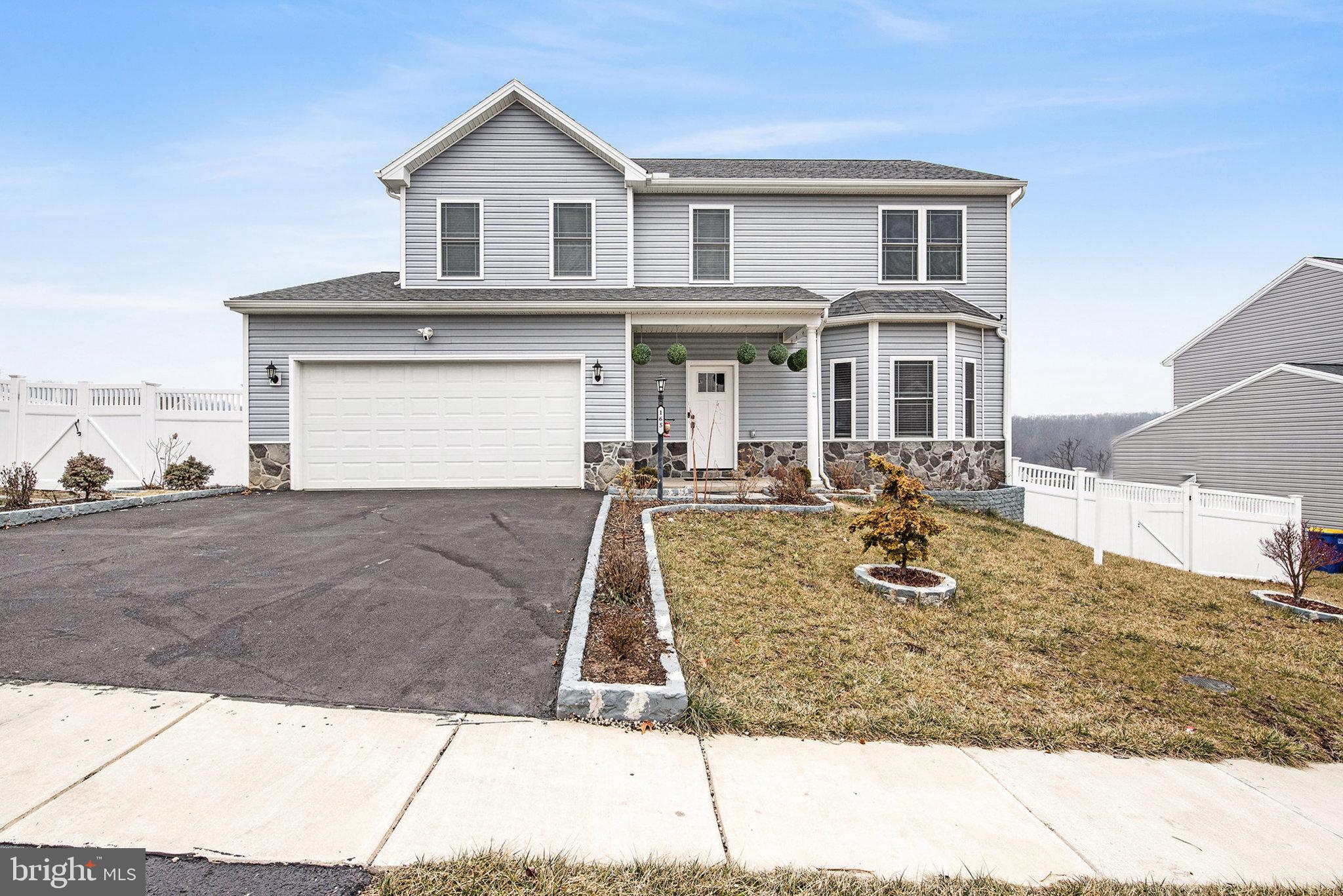 LEXINGTON ESTATES - Residential