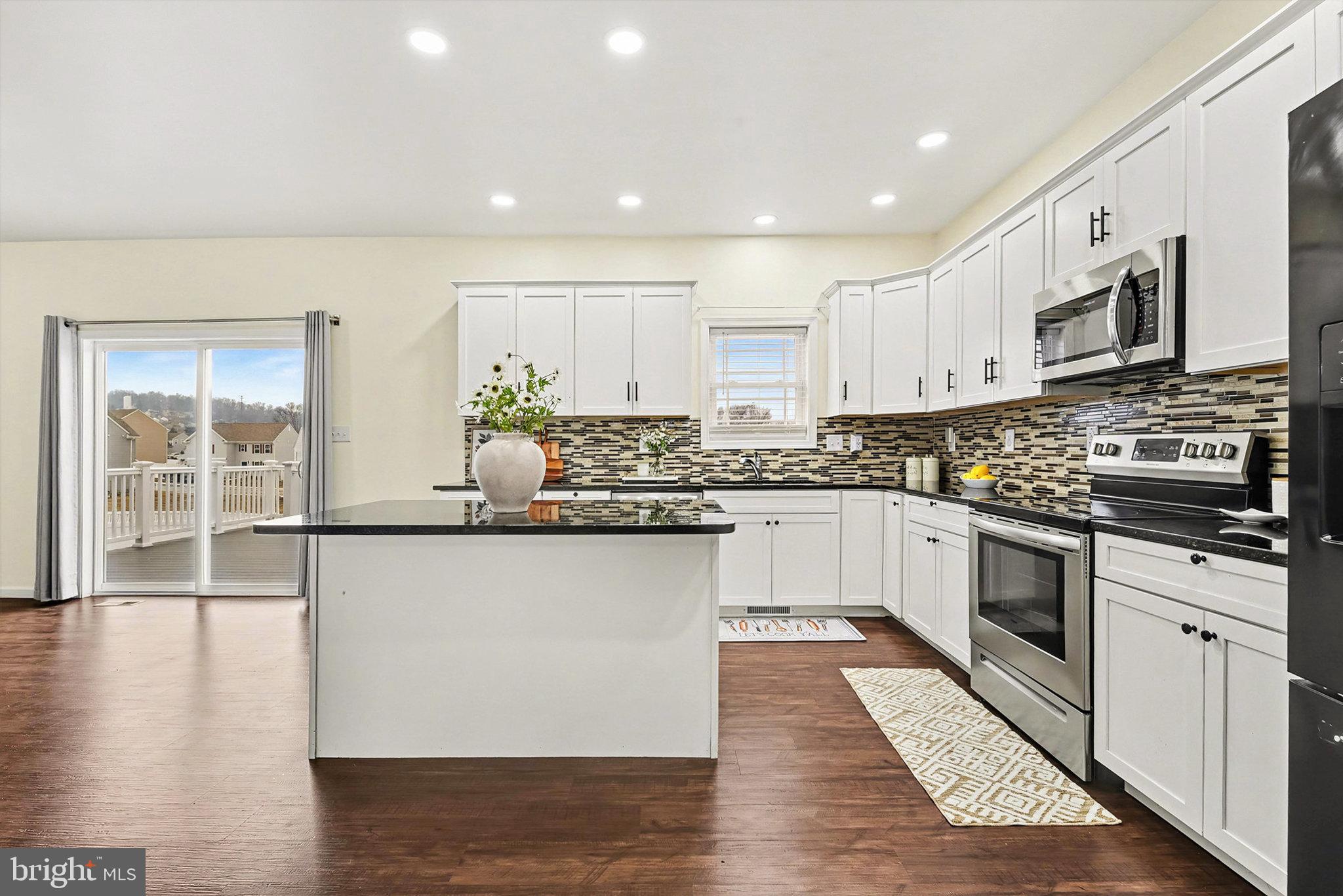 LEXINGTON ESTATES - Residential