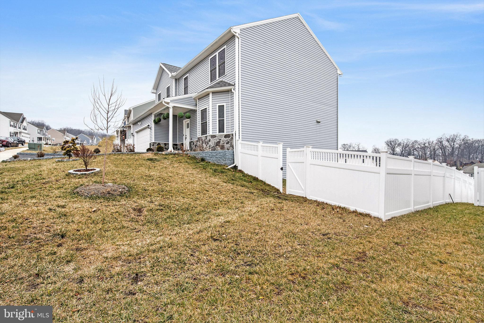 LEXINGTON ESTATES - Residential