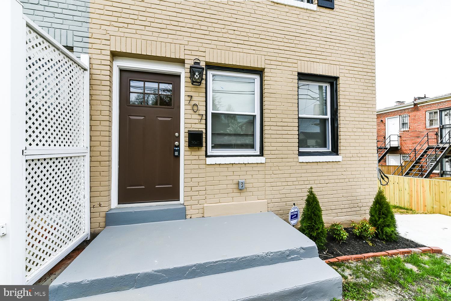 707 CONGRESS STREET SE