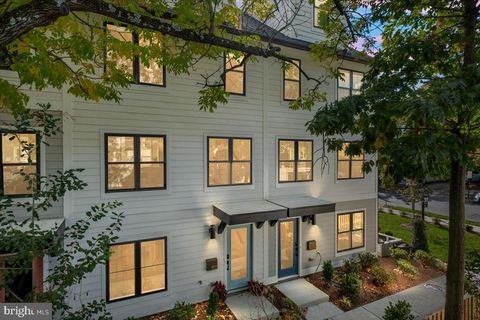 911 N IRVING STREET ARLINGTON VA 22201
