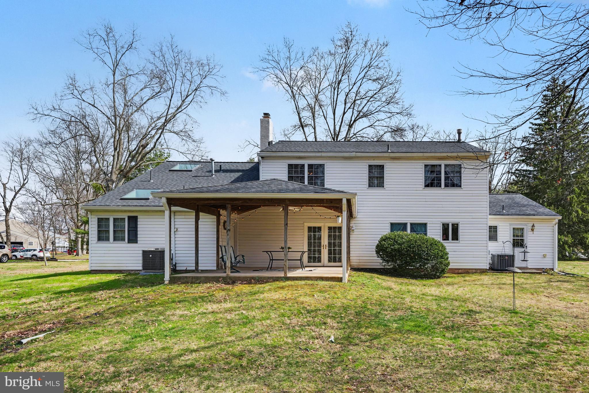 HATFIELD MANOR - Residential