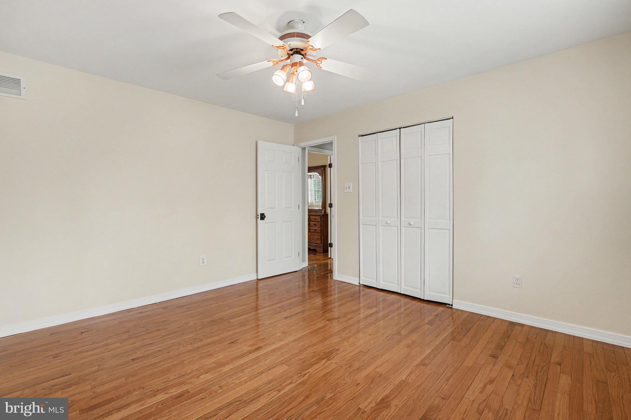 HATFIELD MANOR - Residential