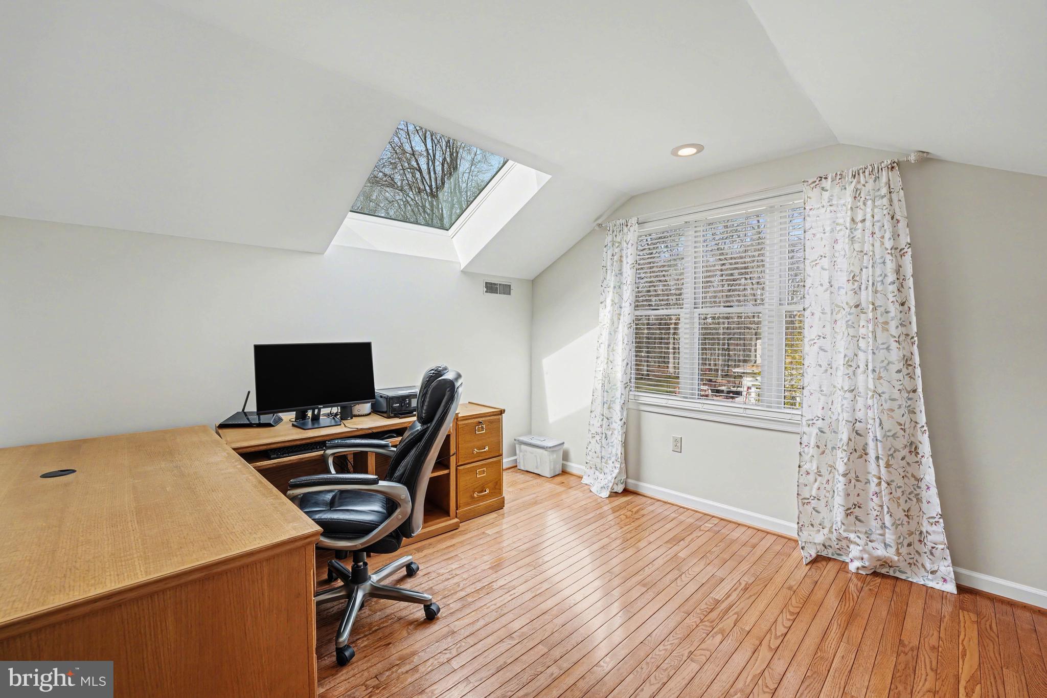 HATFIELD MANOR - Residential