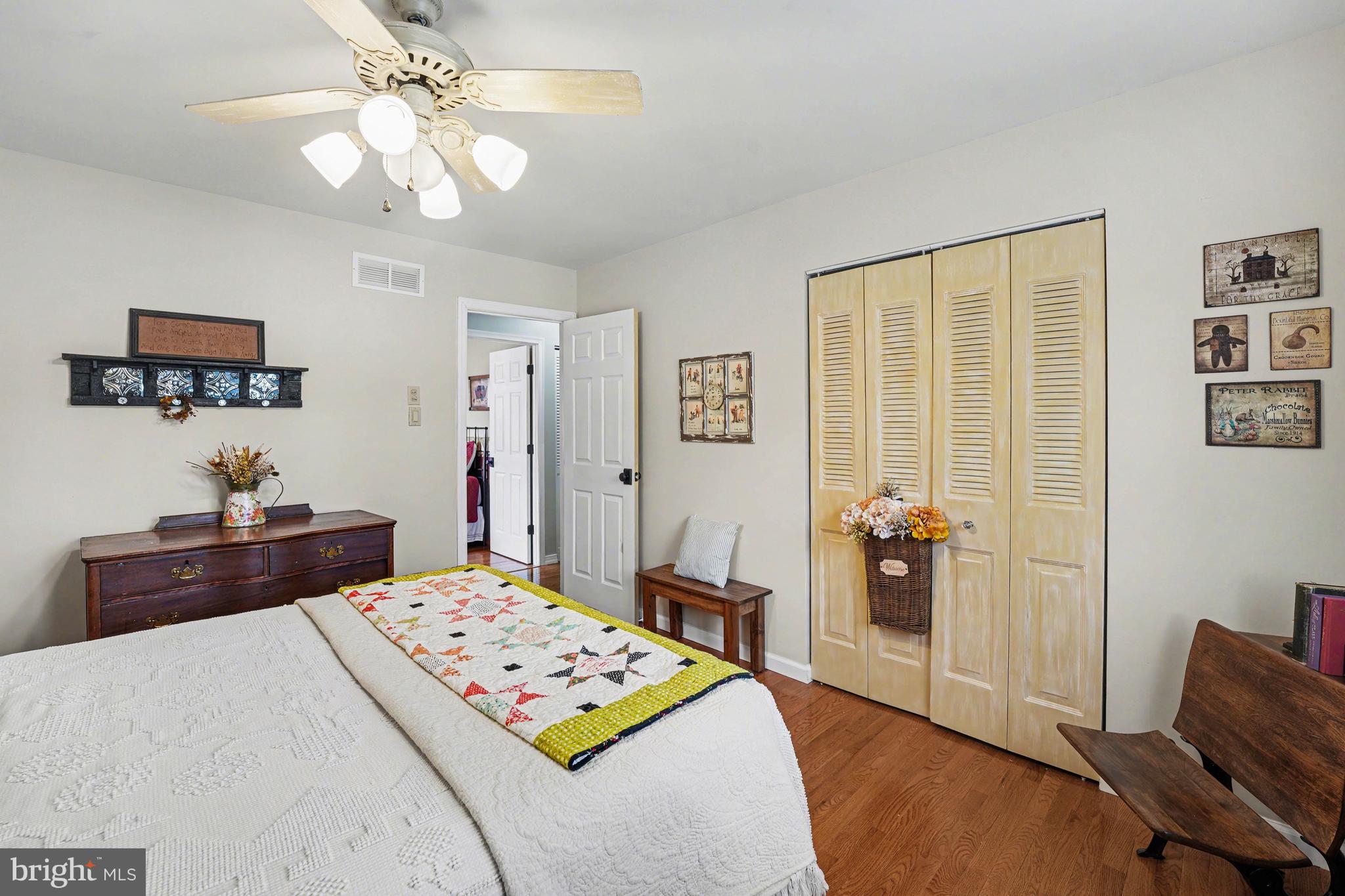 HATFIELD MANOR - Residential