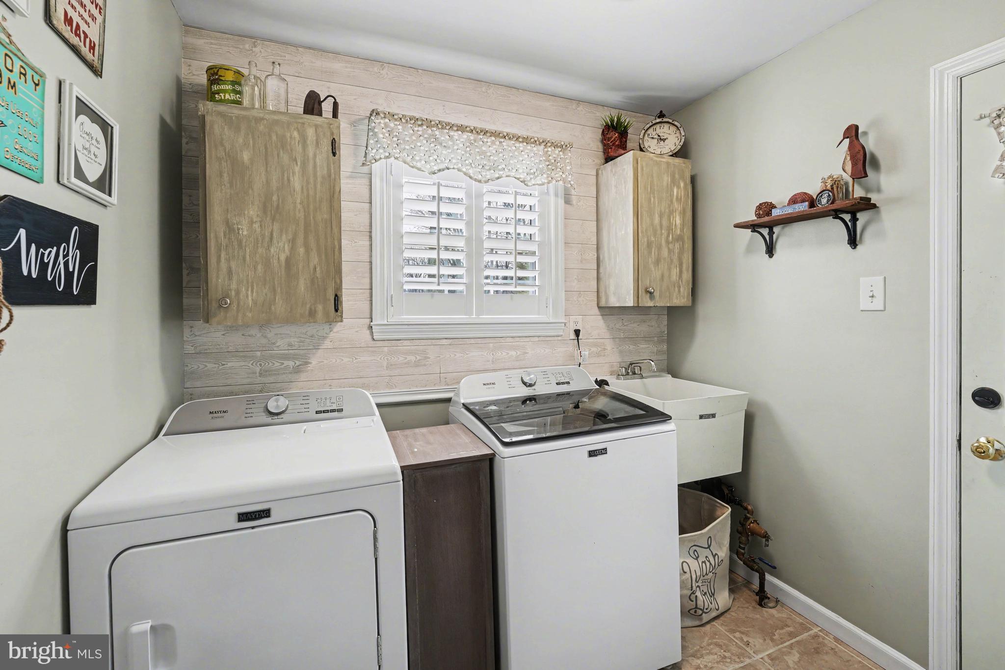 HATFIELD MANOR - Residential