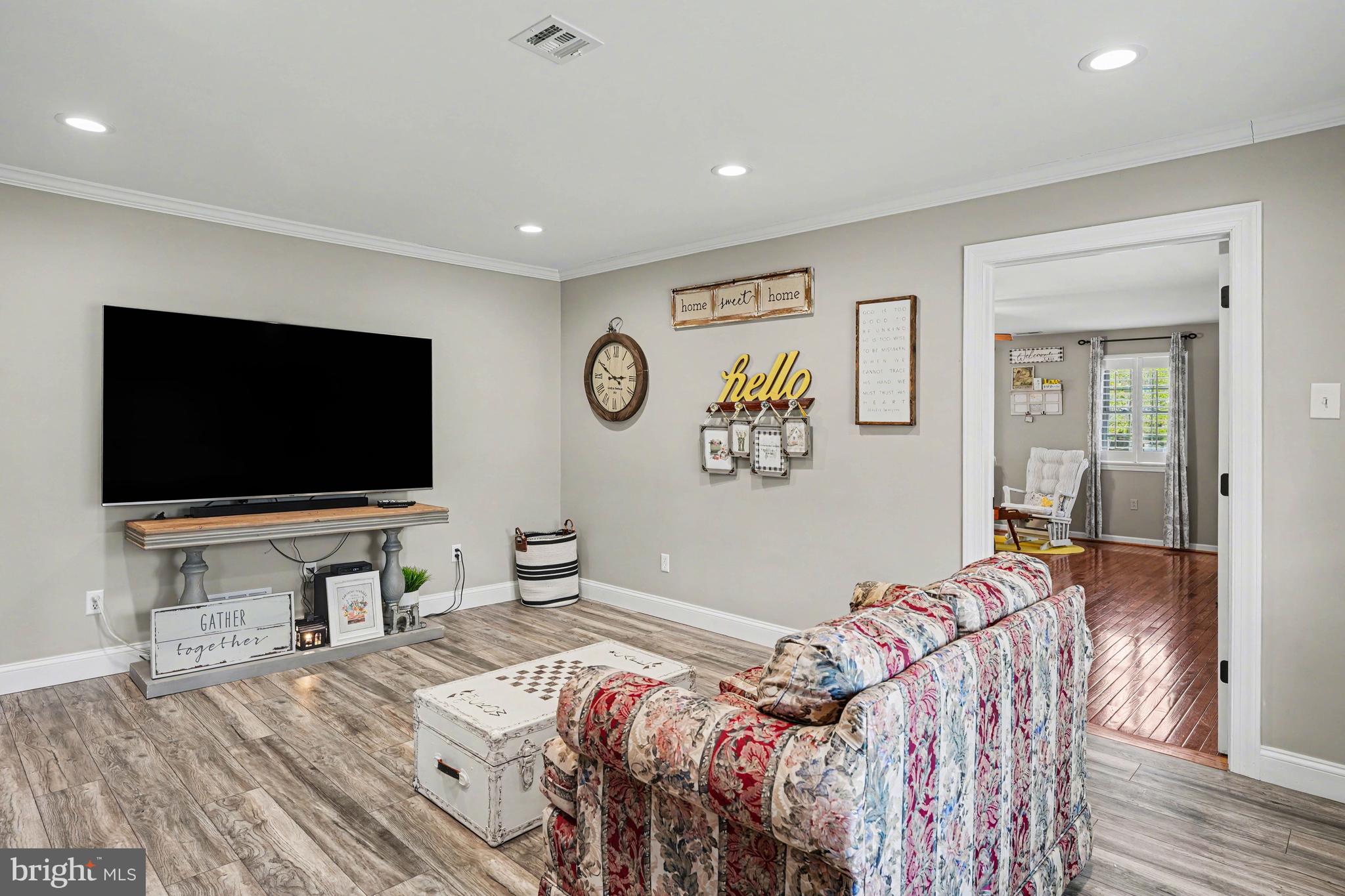 HATFIELD MANOR - Residential