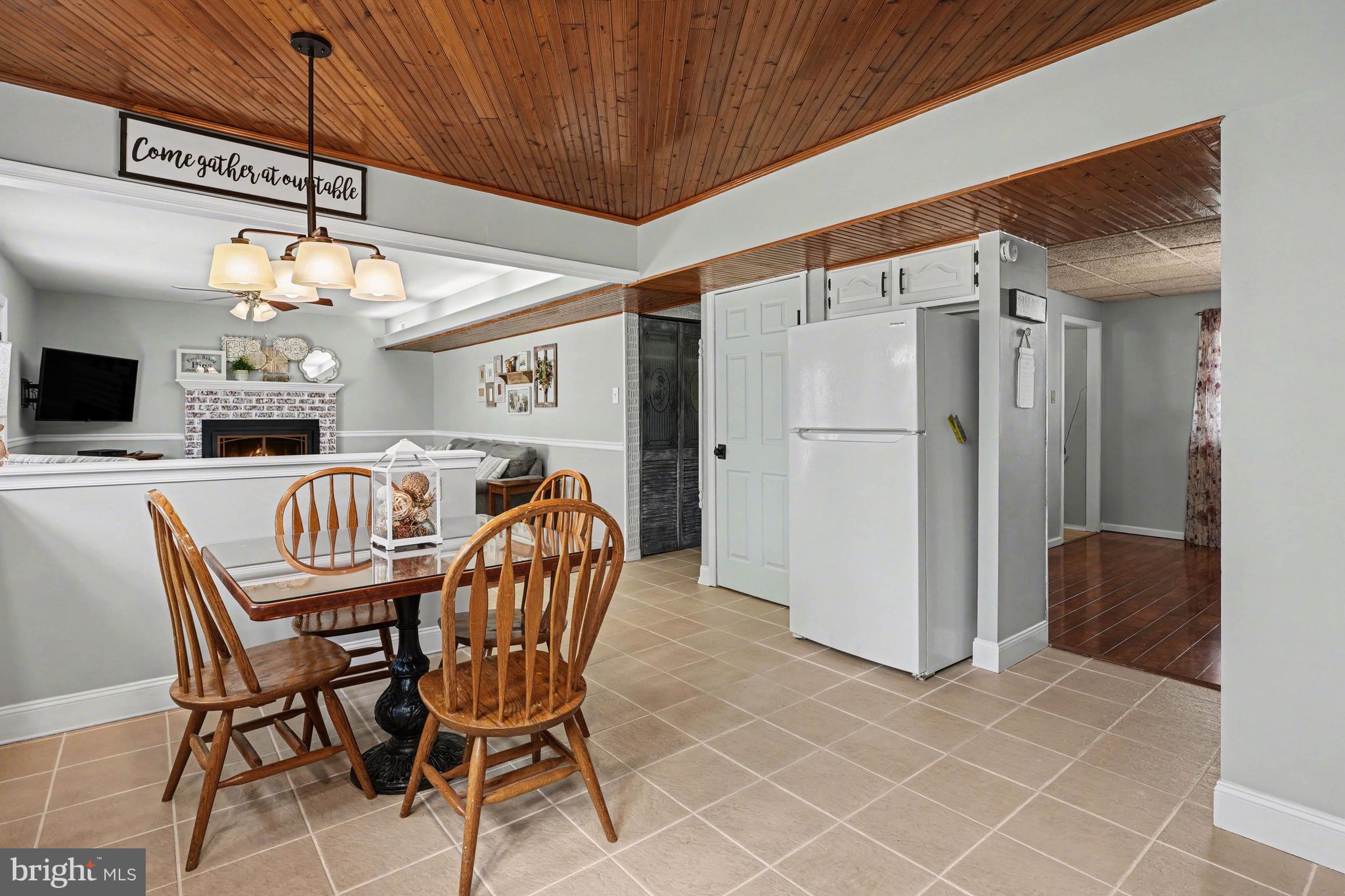 HATFIELD MANOR - Residential