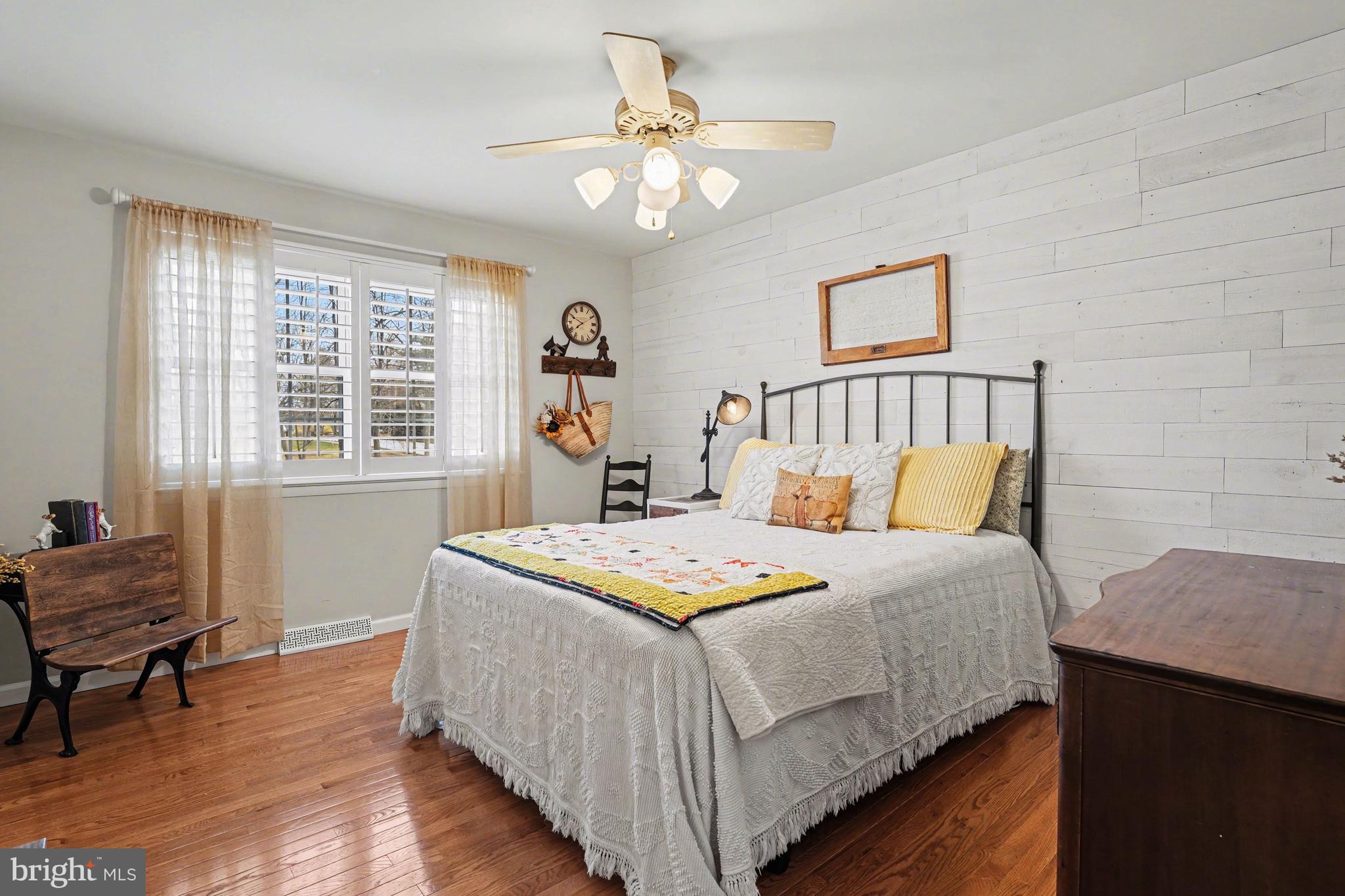 HATFIELD MANOR - Residential