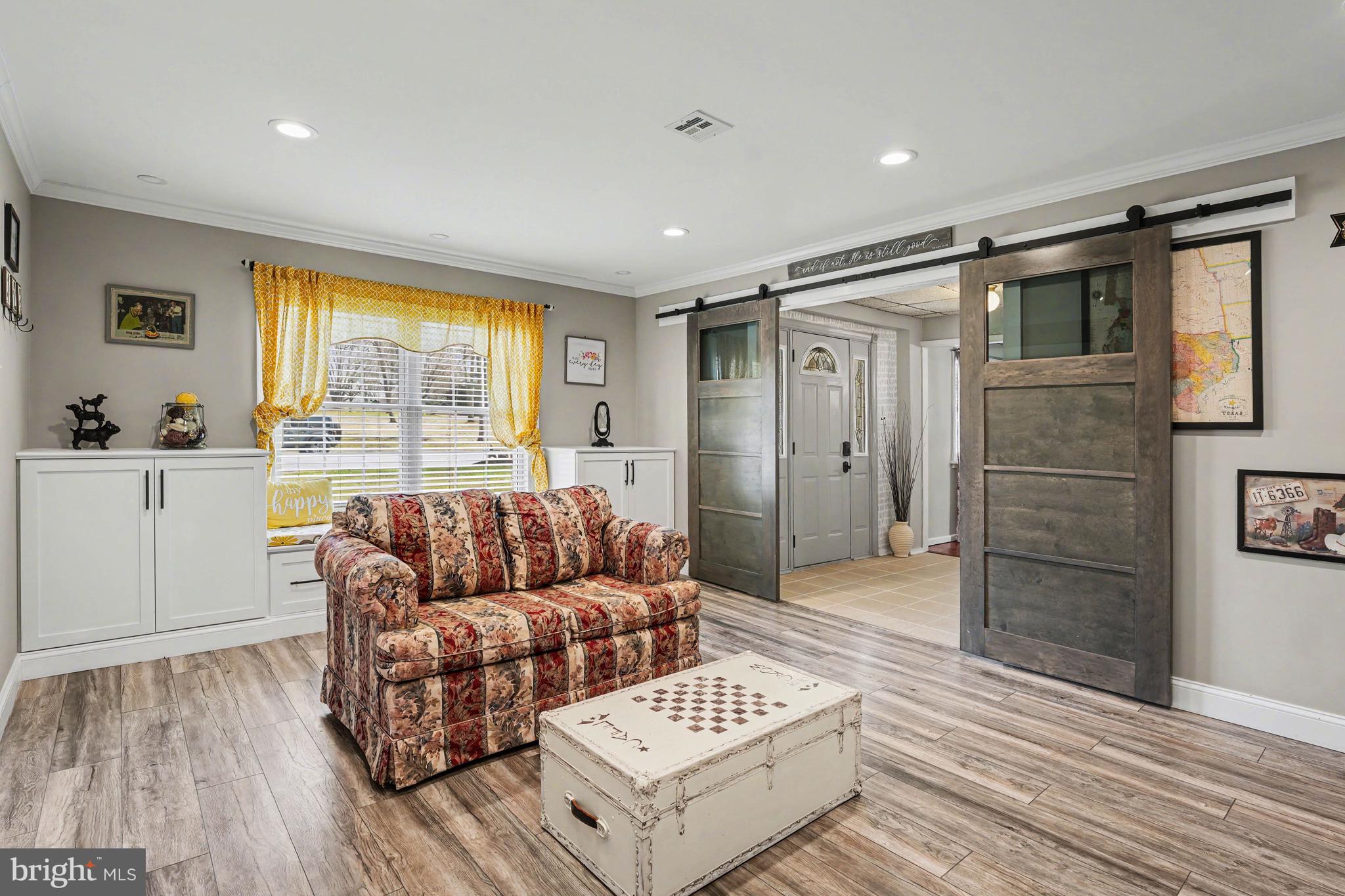 HATFIELD MANOR - Residential