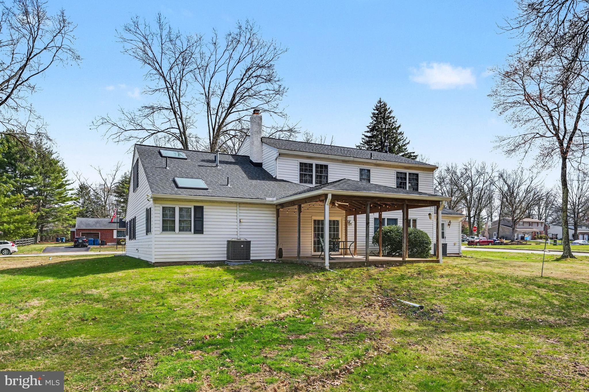 HATFIELD MANOR - Residential