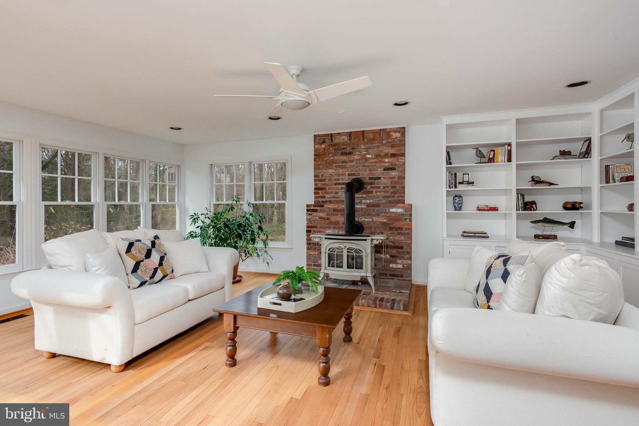 MELVIN POINT - Residential