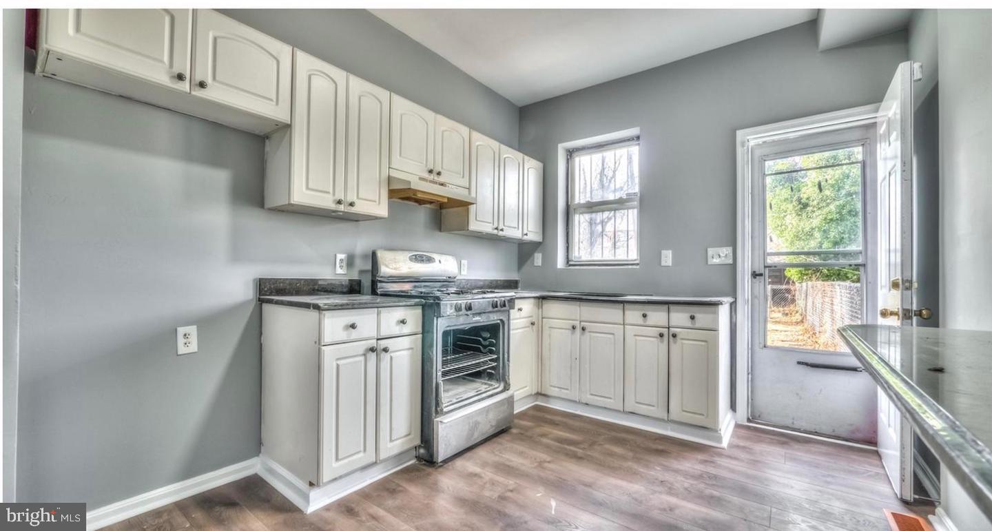 SANDTOWN-WINCHESTER - Residential Lease