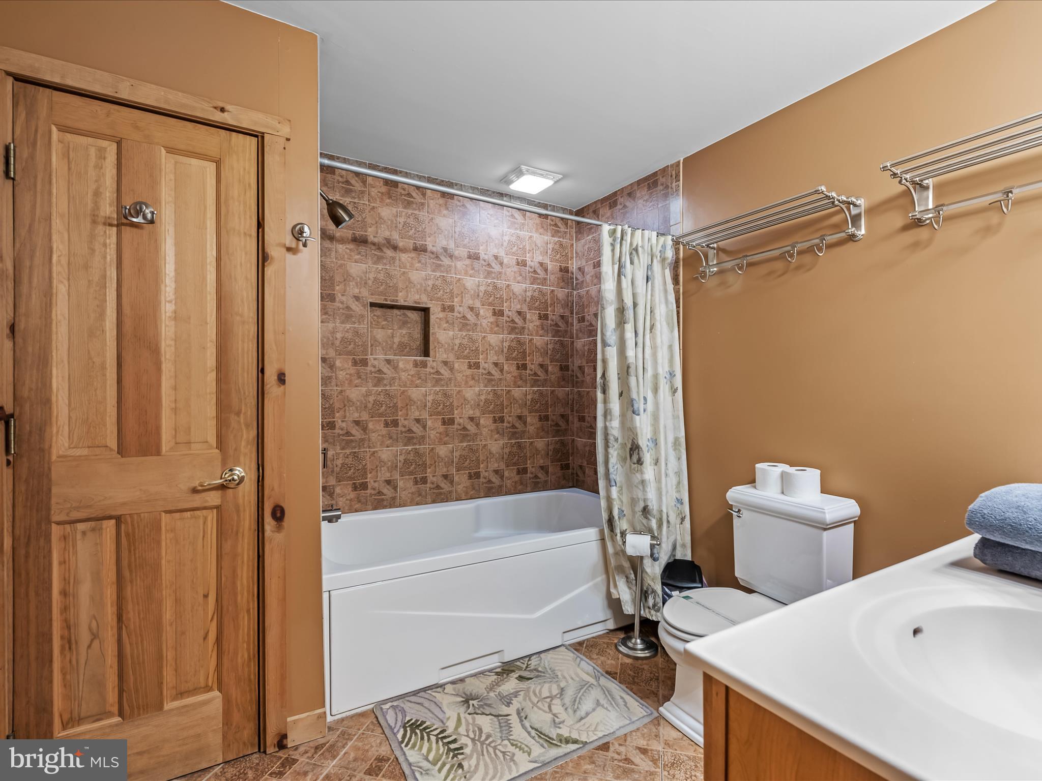 SUMMIT AT LOST RIVER - Residential