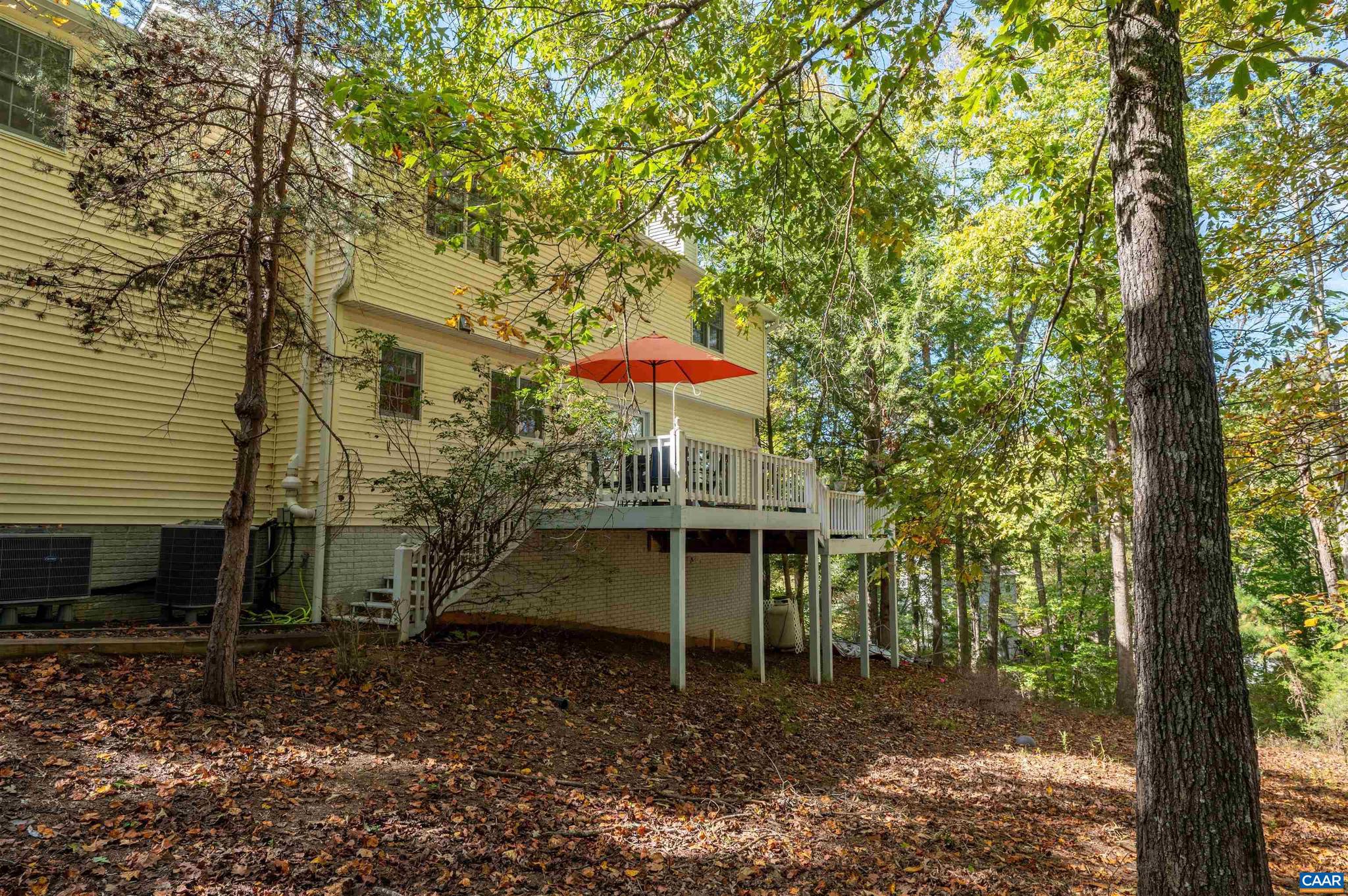 LAKE MONTICELLO - Residential