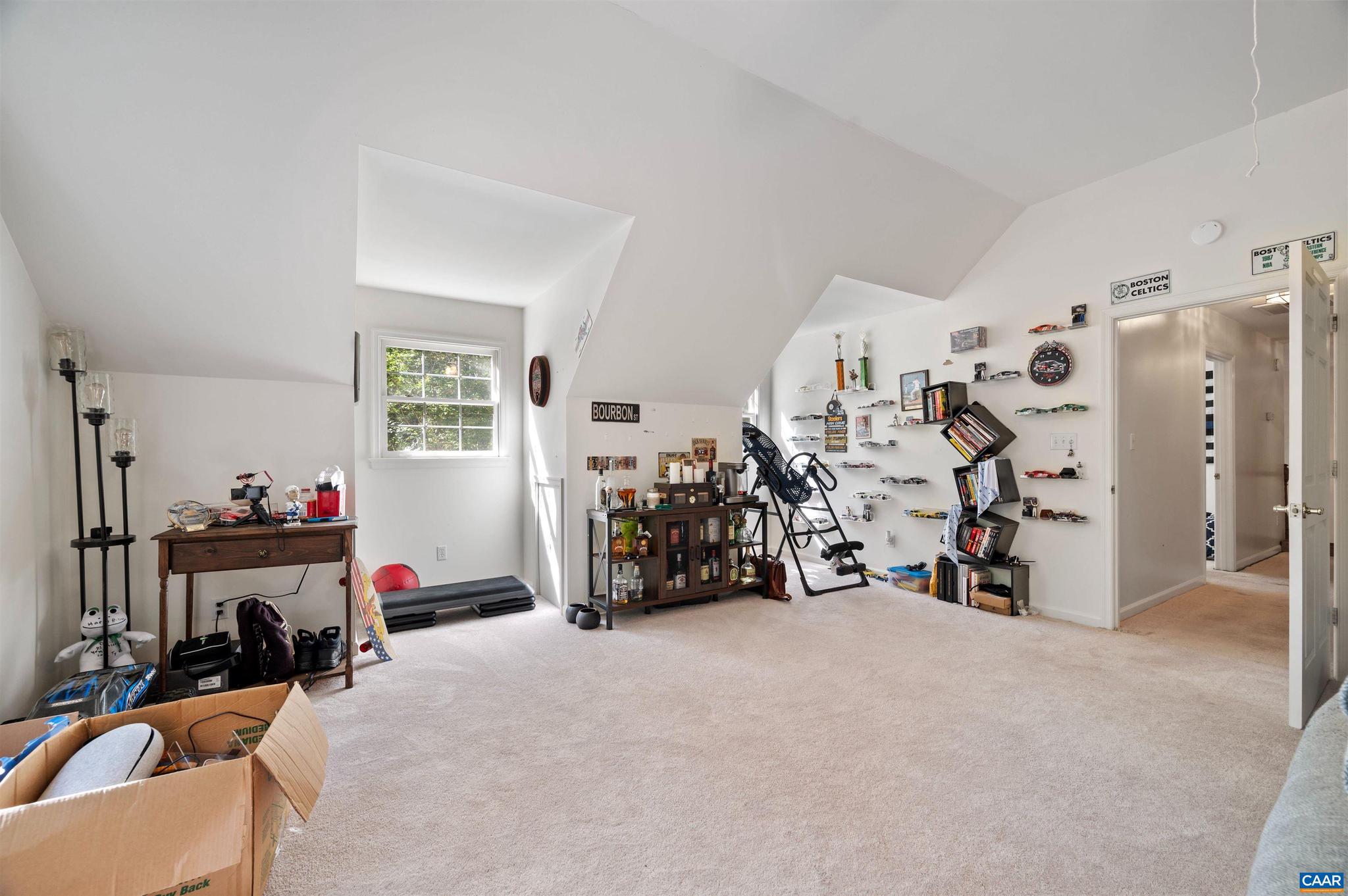 LAKE MONTICELLO - Residential