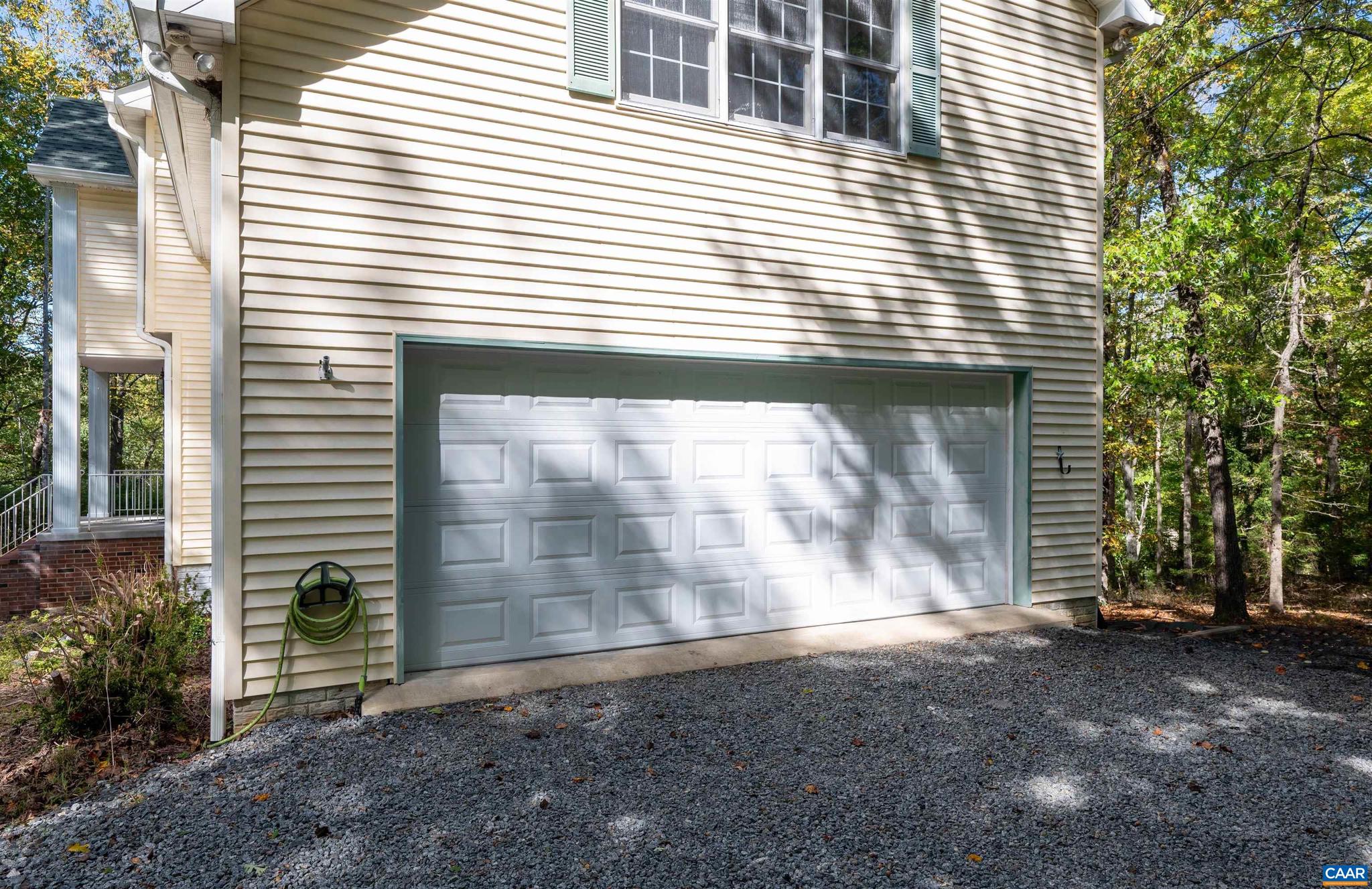 LAKE MONTICELLO - Residential