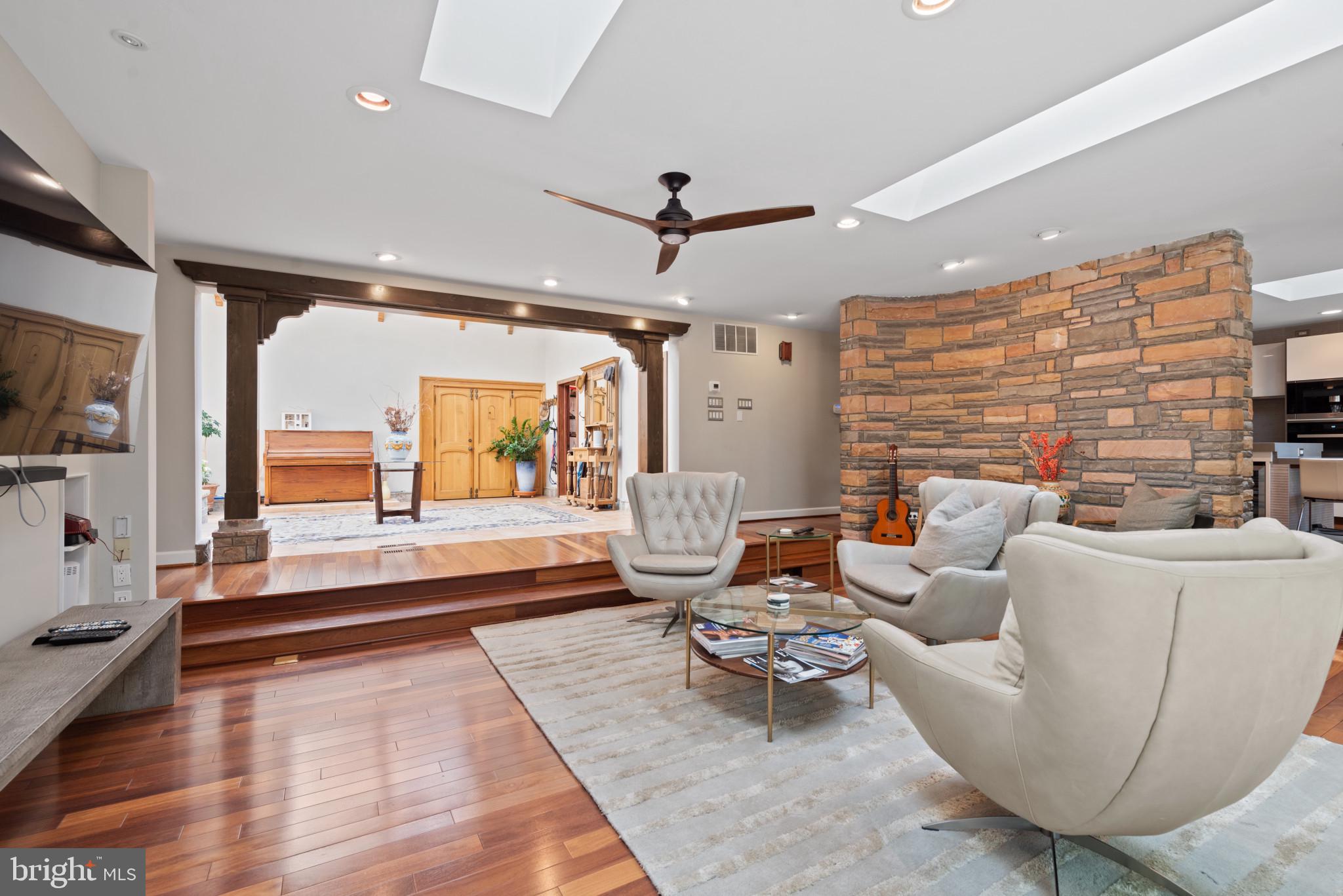 KENWOOD PARK - Residential