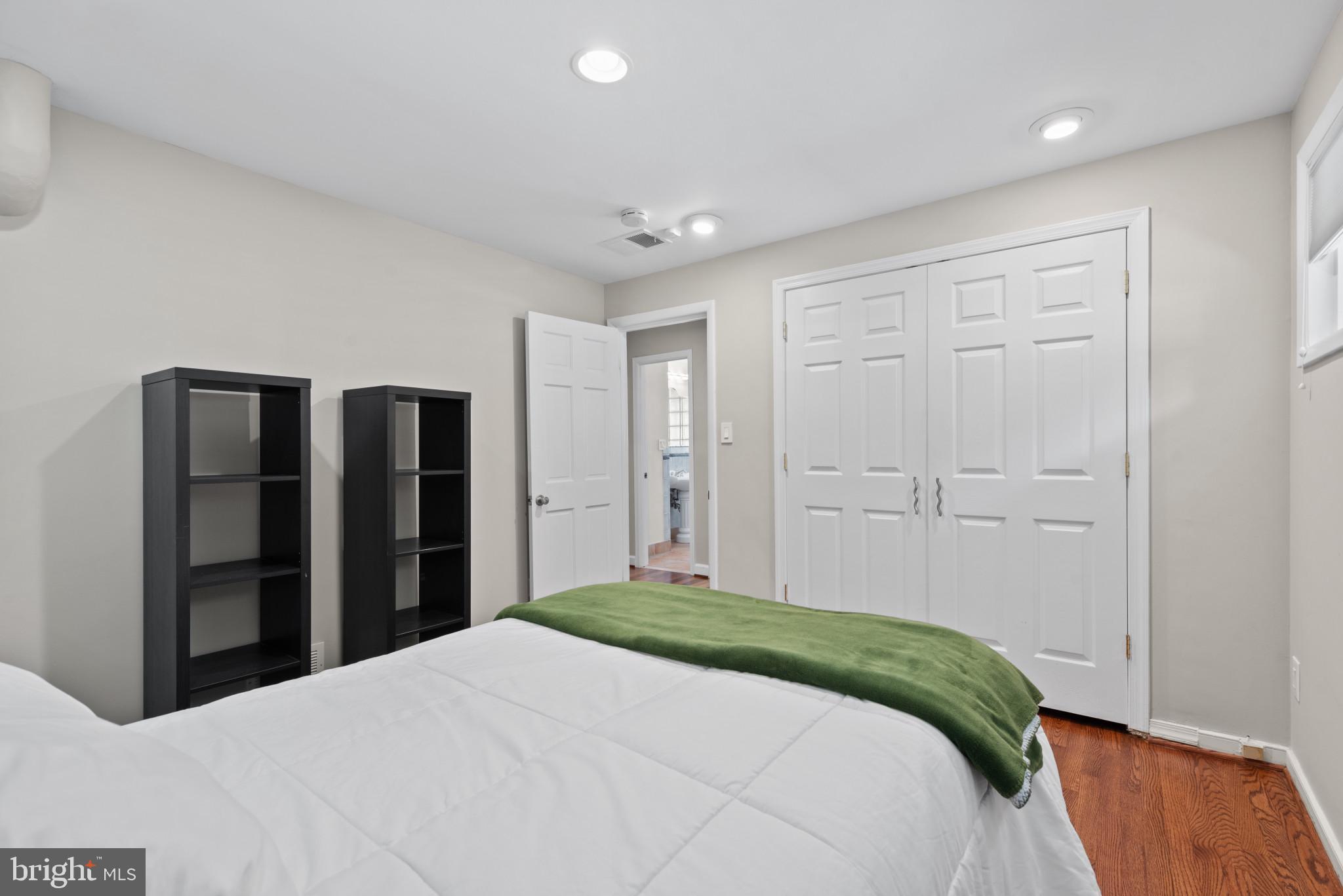 KENWOOD PARK - Residential