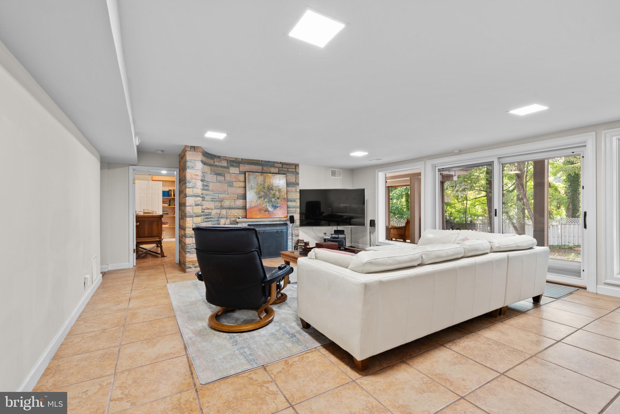 KENWOOD PARK - Residential