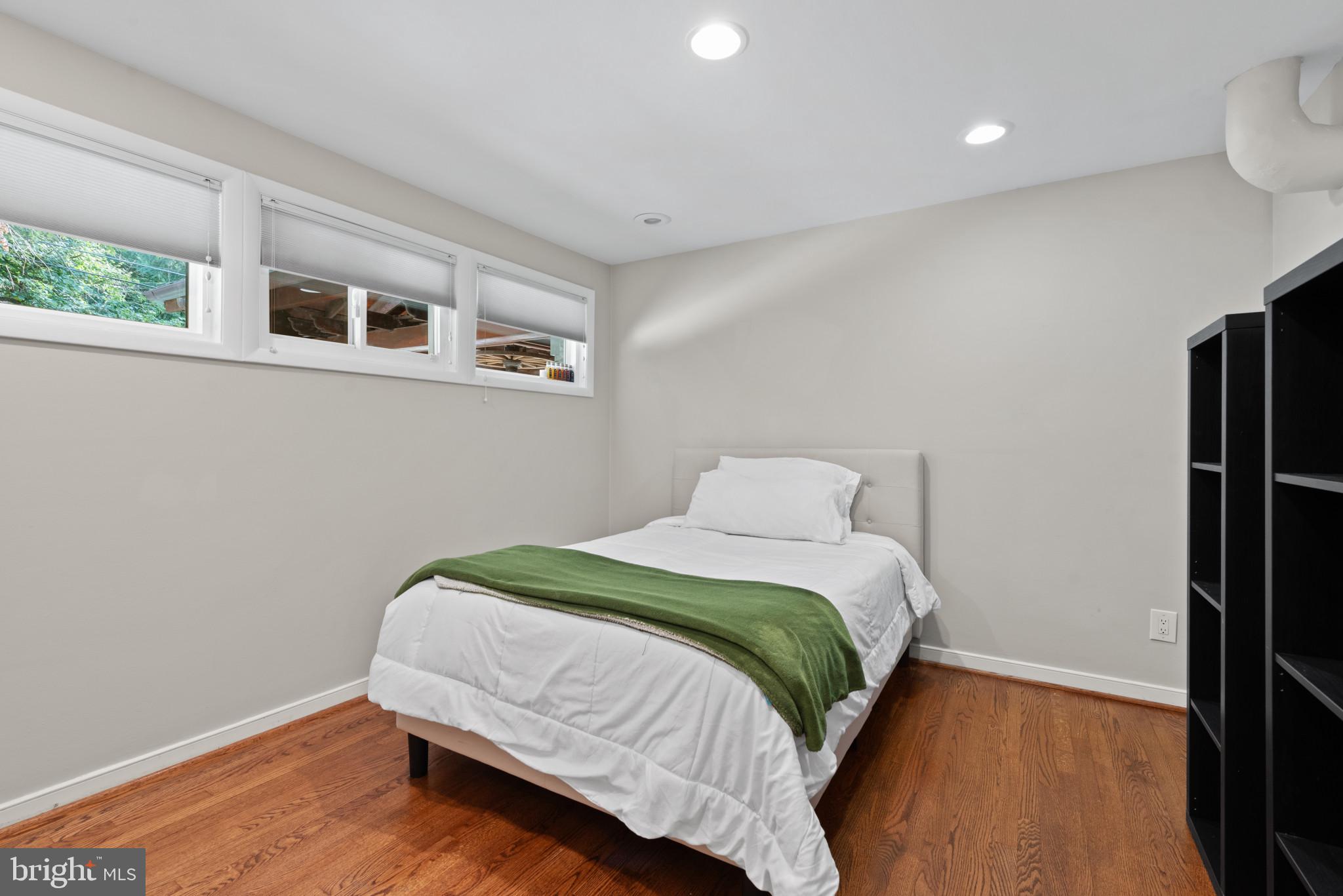 KENWOOD PARK - Residential