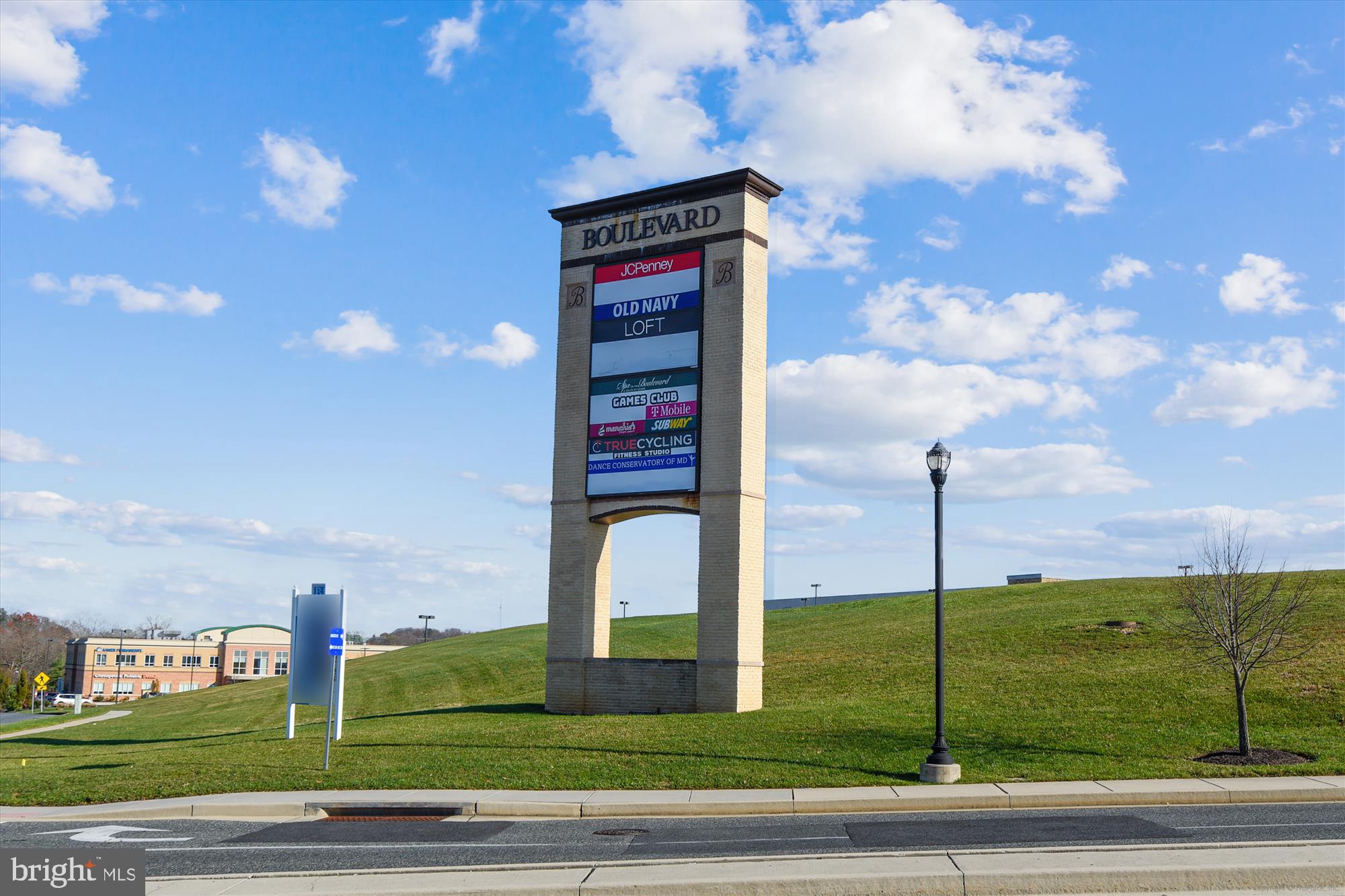 VILLAGE OF BYNUM RUN - Residential