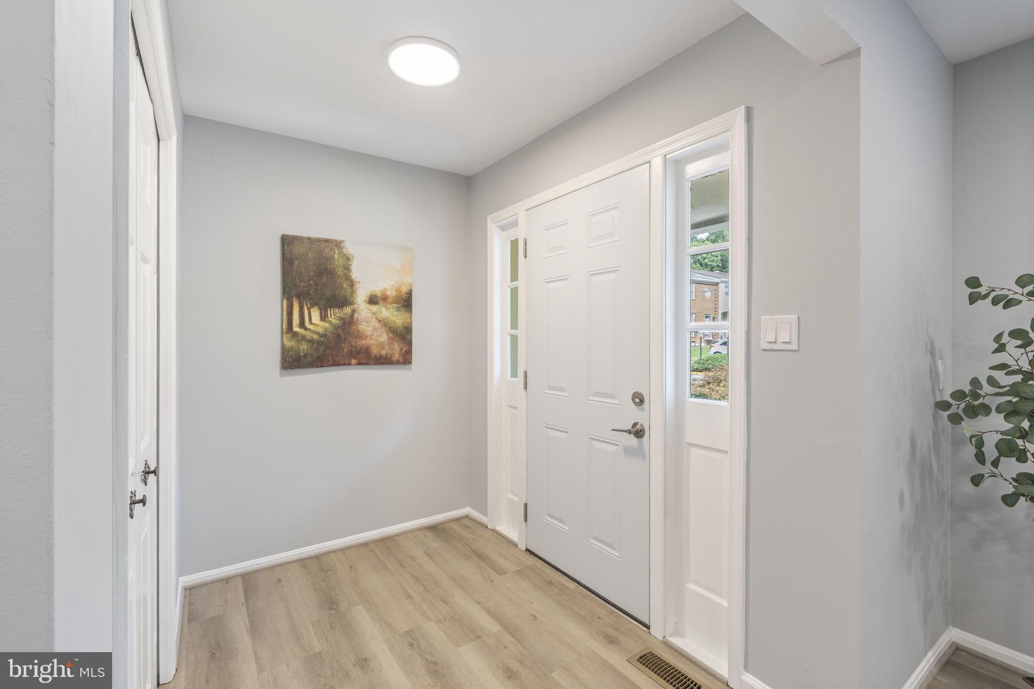 4552 KING EDWARD COURT