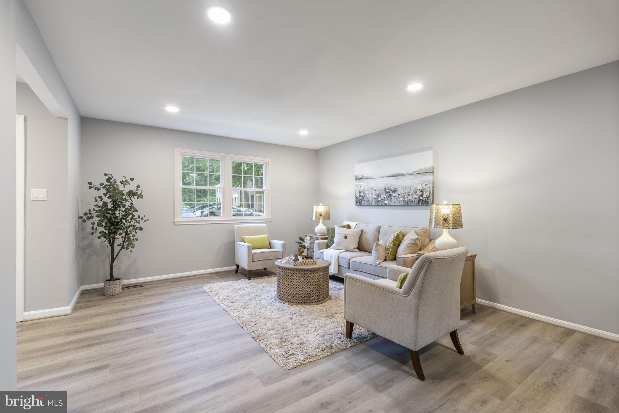 4552 KING EDWARD COURT