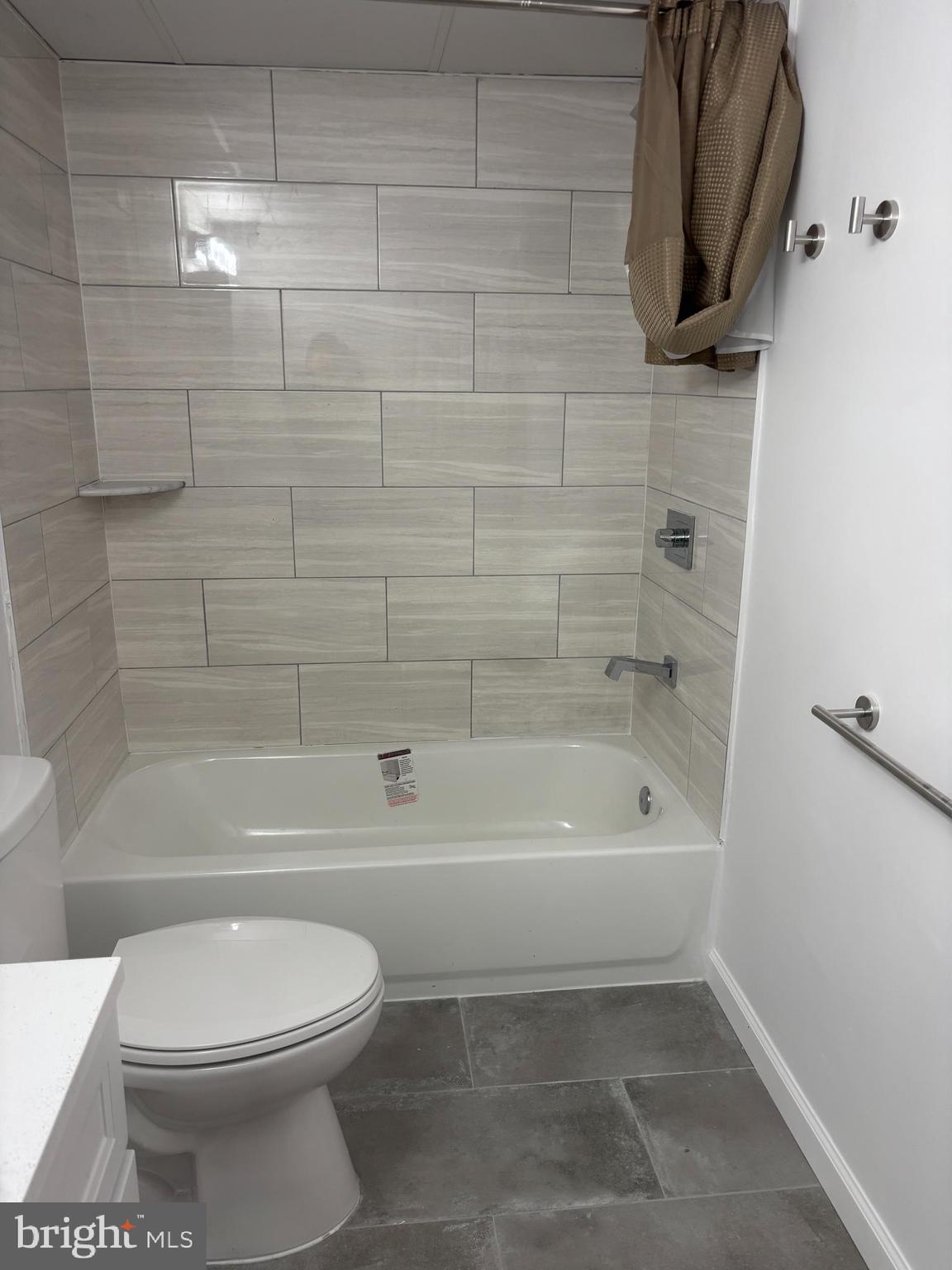 LAFAYETTE GREEN - Residential Lease