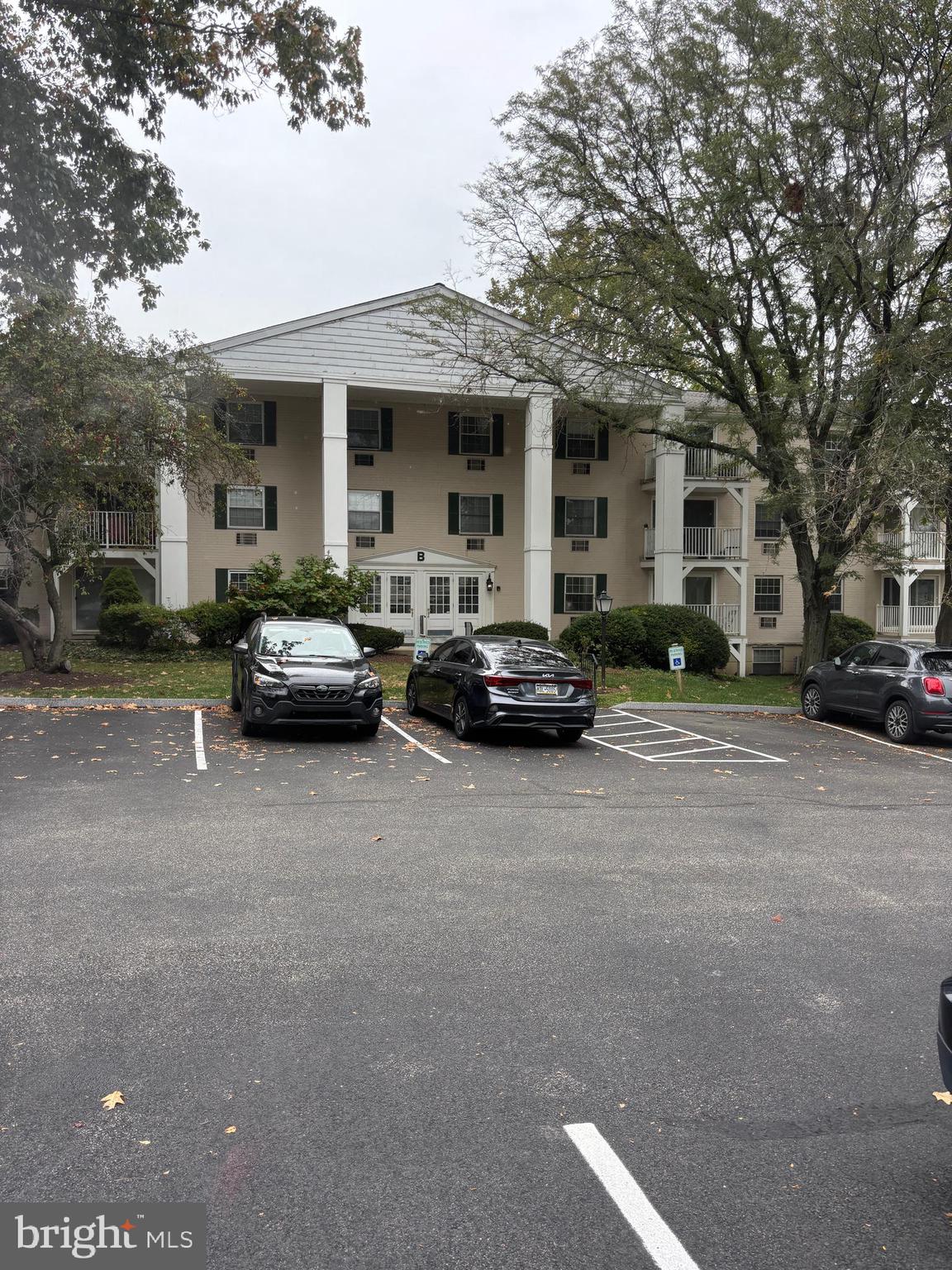 LAFAYETTE GREEN - Residential Lease