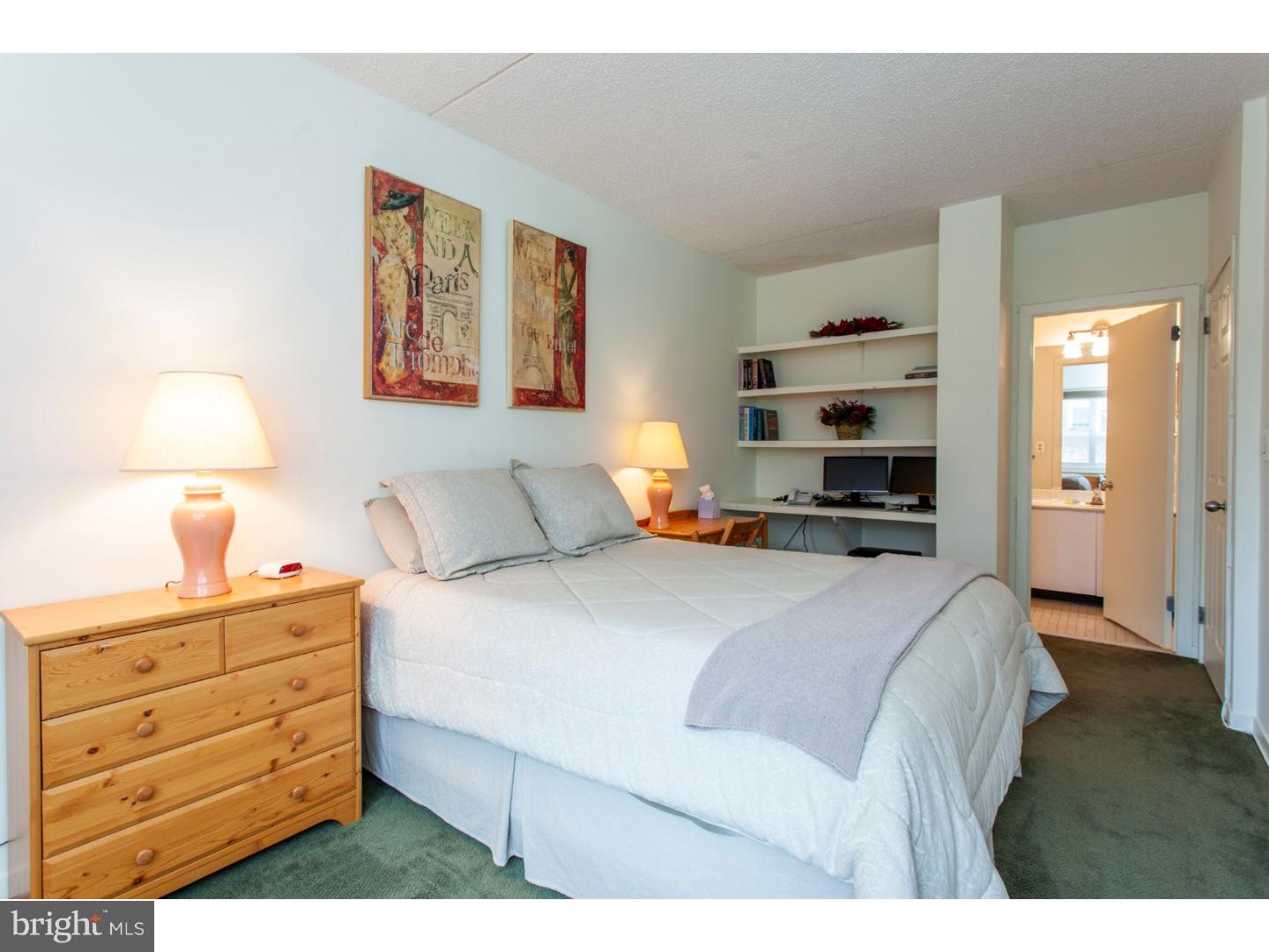 LOGAN SQUARE - Residential