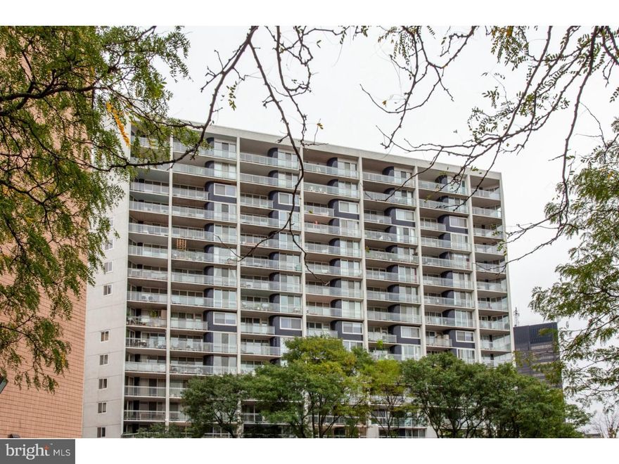 Come be part of this vibrant condominium community today with Garage Parking.   Meticulous, architect designed 2 bedroom, 2.5 Bathroom multi-level residence at River's Edge.  Enter into a large foyer with an enormous coat closest, laundry room with full-size washer/dryer and powder room. Walk down to an open living room, dining room, eat-in kitchen, then step onto your balcony with views for miles and miles. The lower level has a 2 huge ensuites with multiple and abundant closets and more views of the city. Close to 30th St Station, UPenn & Drexel, Trader Joe's, the new Whole Foods, Phila Museum of Art & the Barnes Foundation, easy access to the Schuylkill Banks River Trail, fabulous restaurants, and all local highways. Huge common roof deck in addition to the private balcony. Condominium fee includes 24hr desk staff, parking & basic cable. Deeded Parking. Greenfield School district. Pet Friendly.