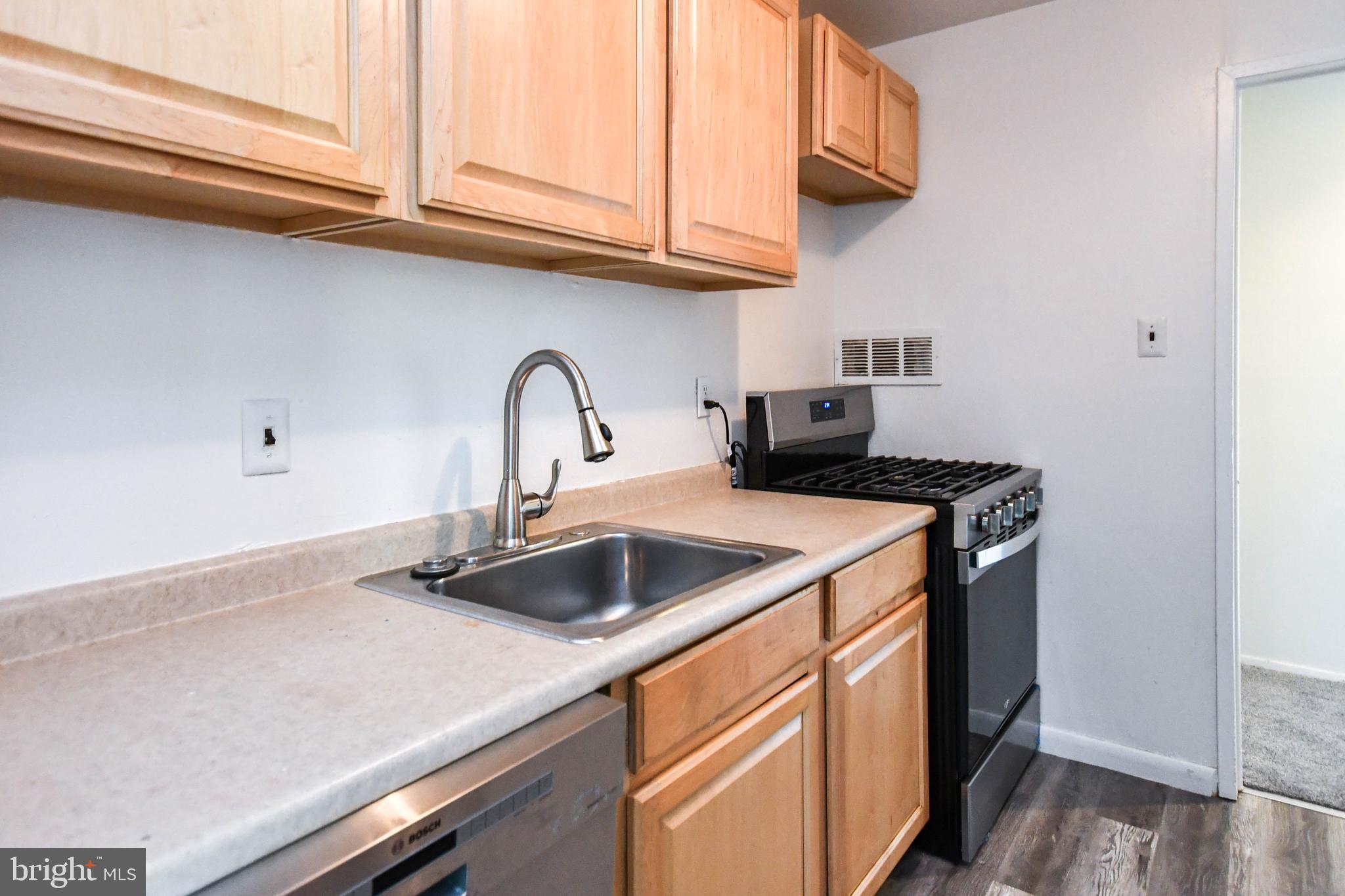 HOLLY HILL CONDOMINIUMS - Residential Lease