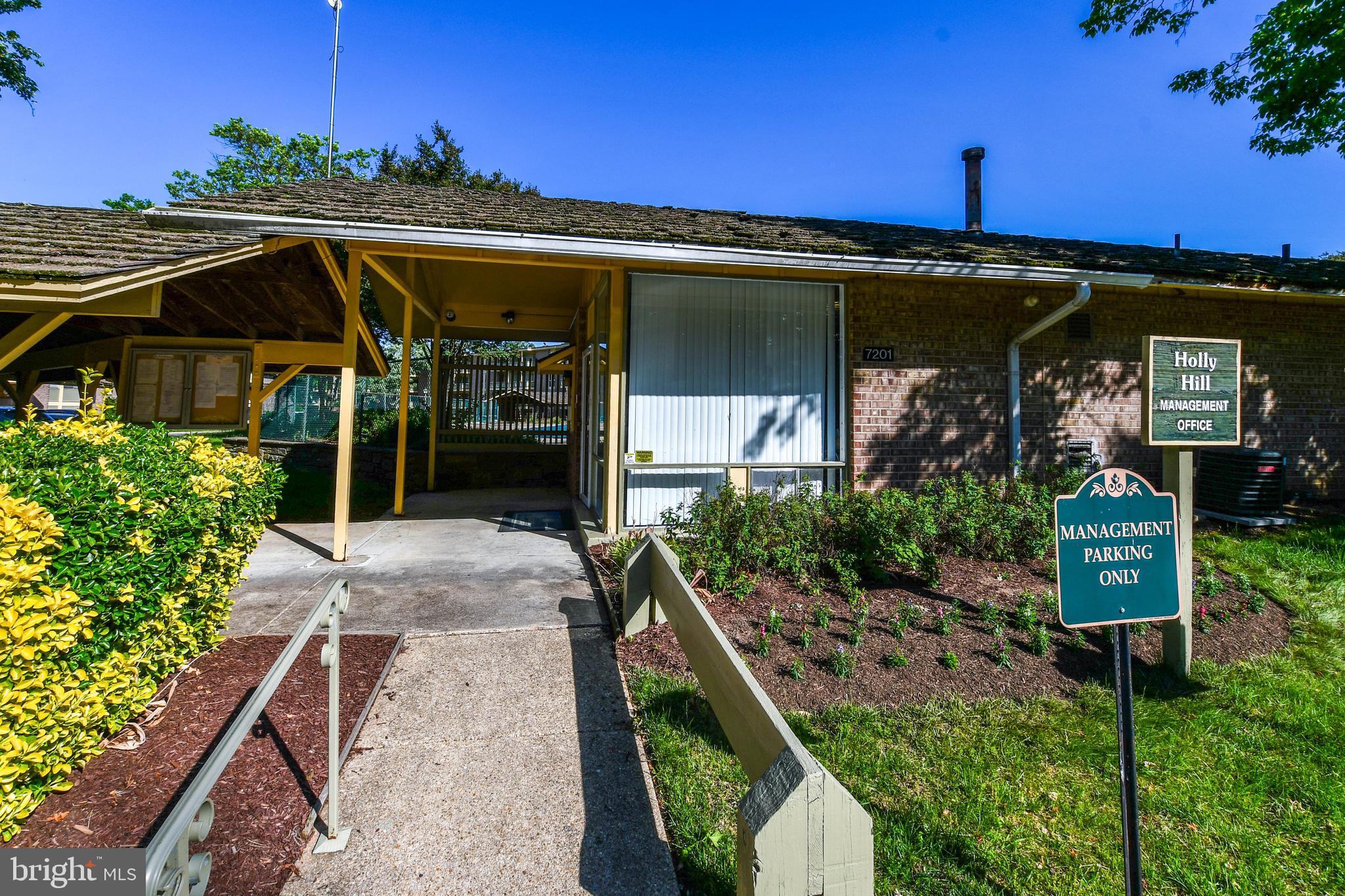 HOLLY HILL CONDOMINIUMS - Residential Lease