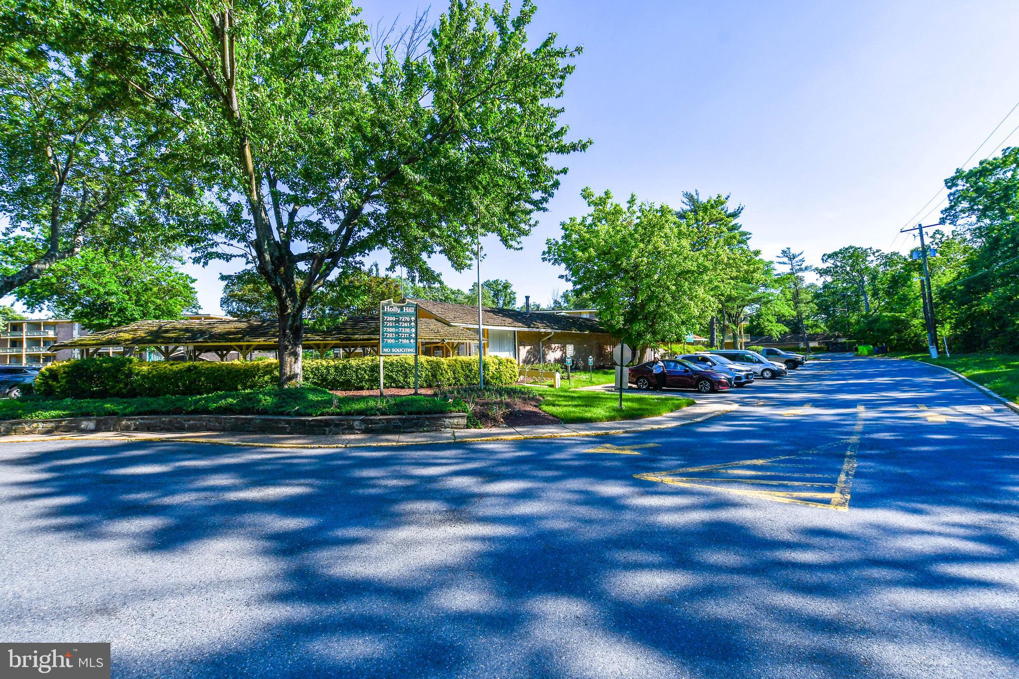 HOLLY HILL CONDOMINIUMS - Residential Lease