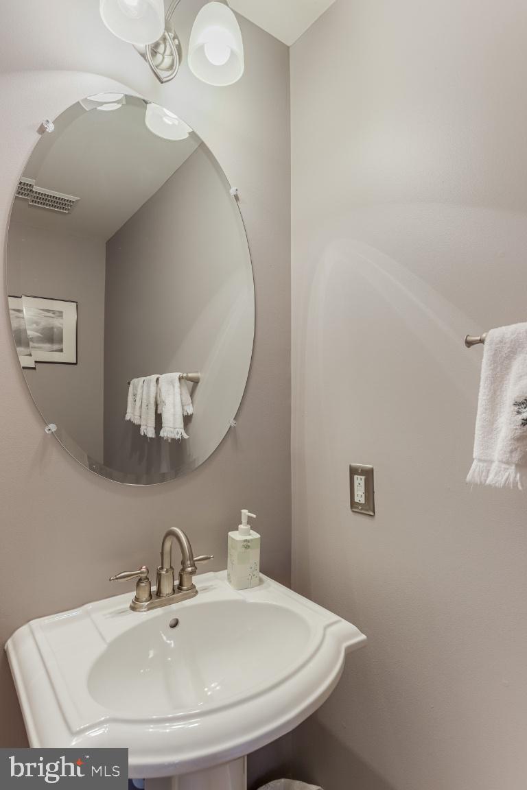 MCHENRY POINTE - Residential