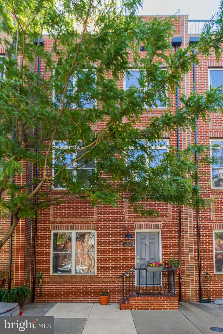 MCHENRY POINTE - Residential