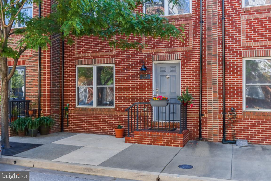 MCHENRY POINTE - Residential