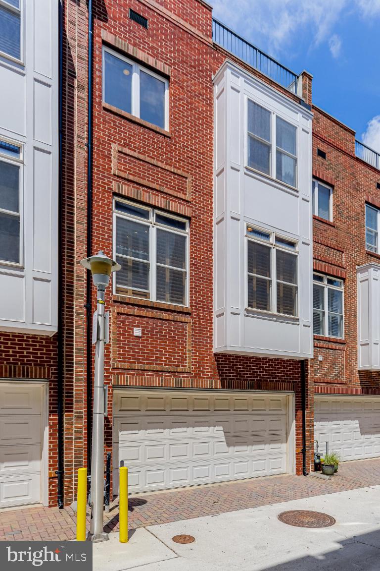 MCHENRY POINTE - Residential