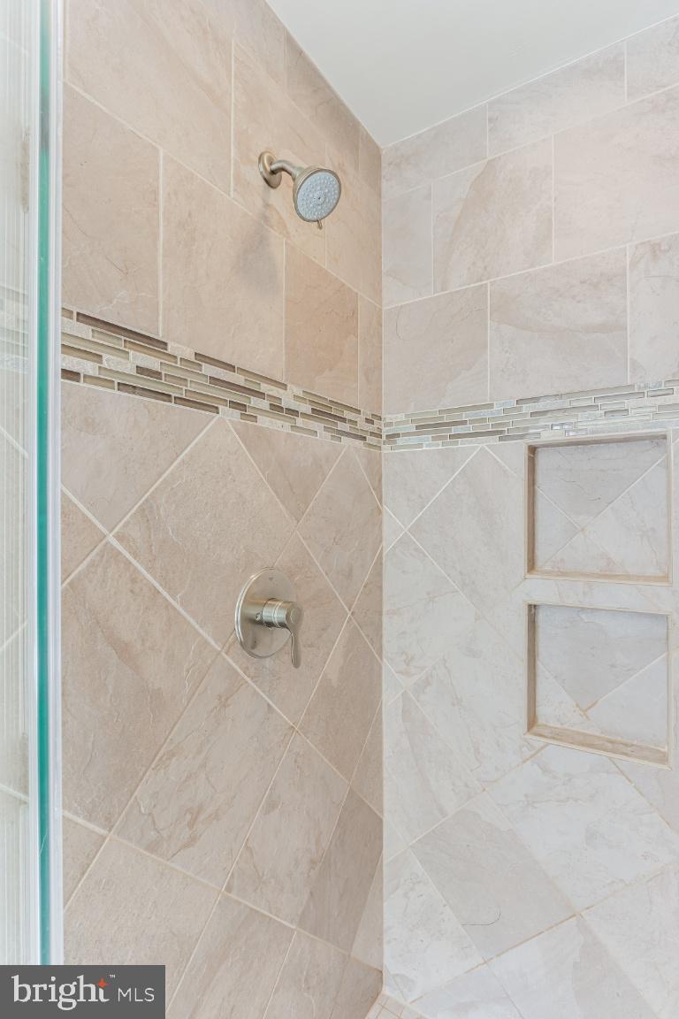 MCHENRY POINTE - Residential