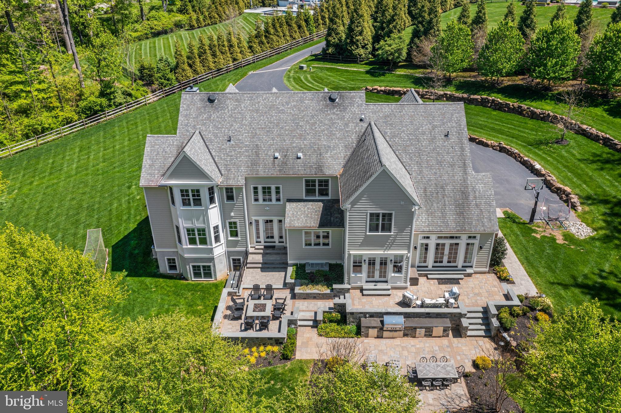 RADNOR HUNT - Residential