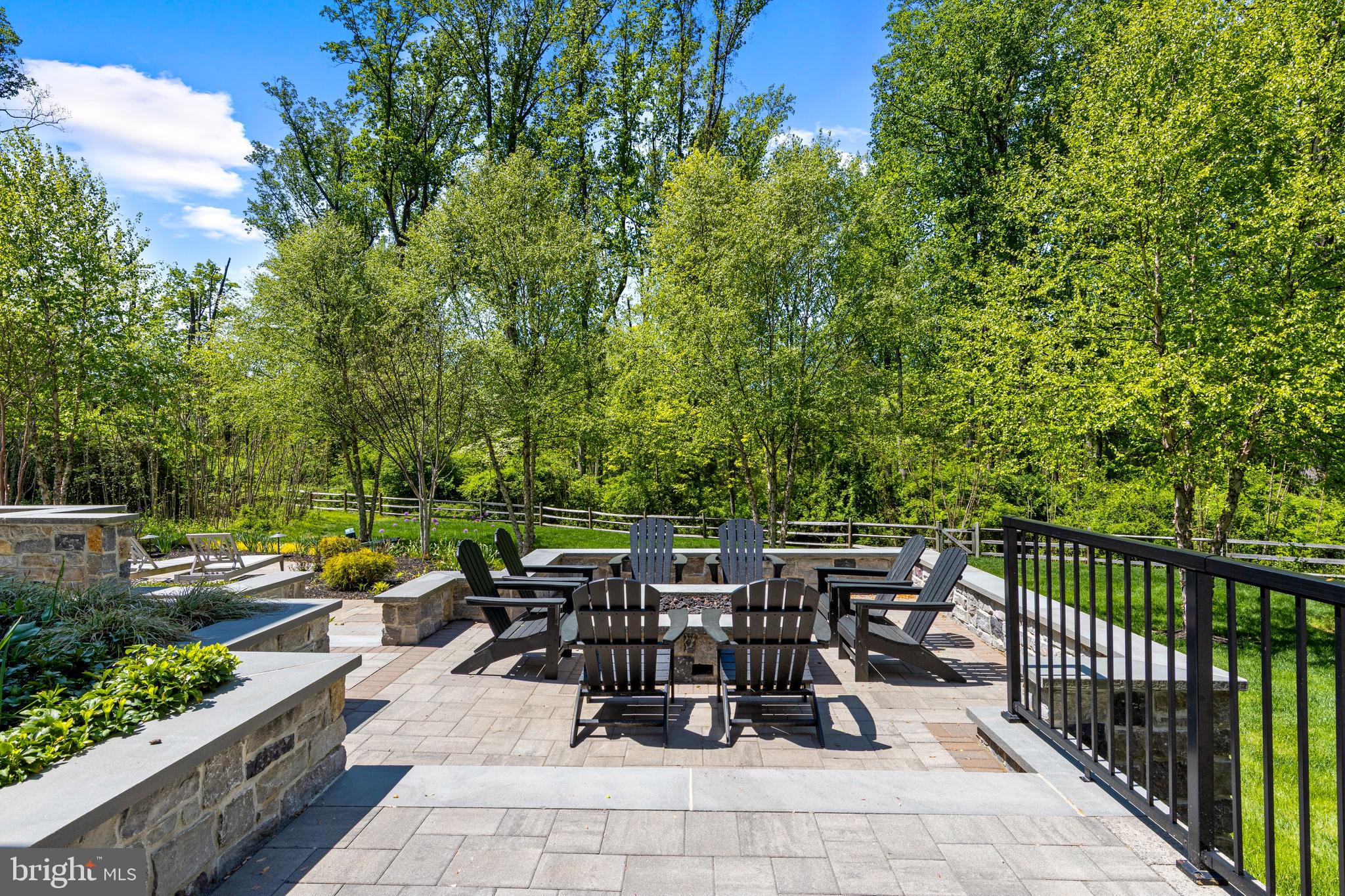 RADNOR HUNT - Residential