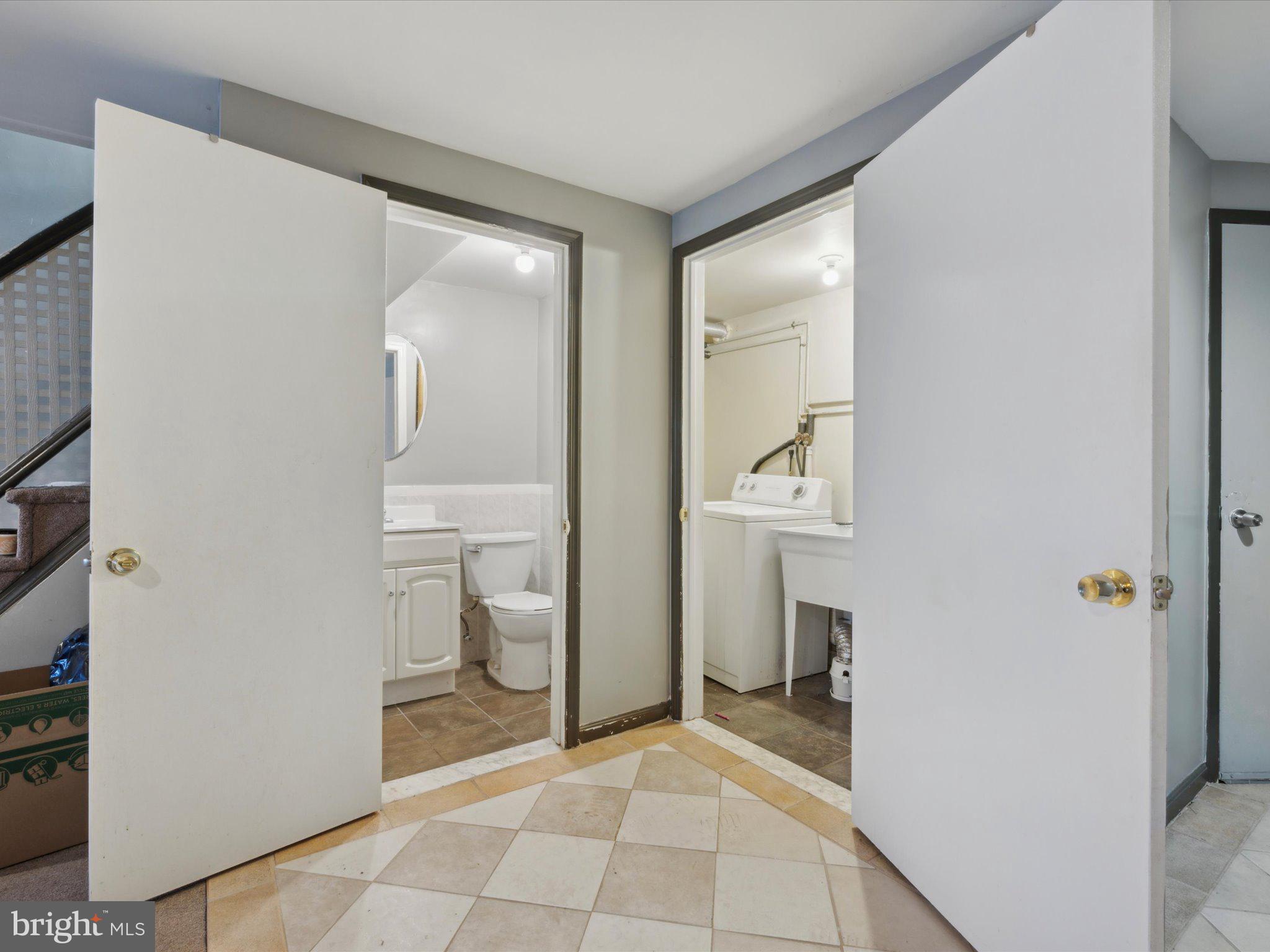 WEST OAK LANE - Residential