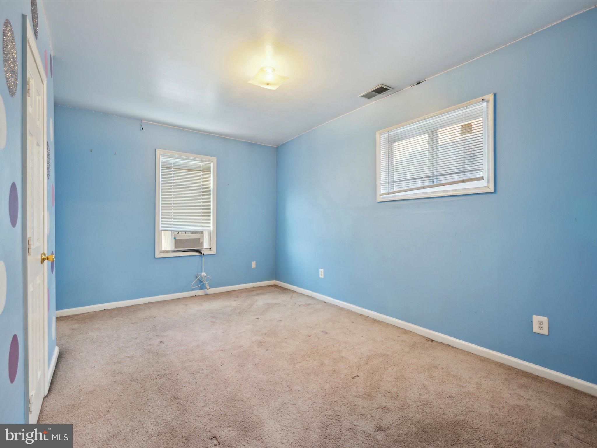 WEST OAK LANE - Residential