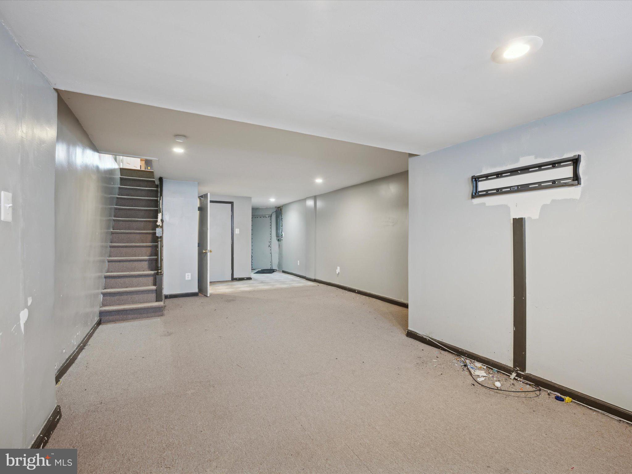 WEST OAK LANE - Residential