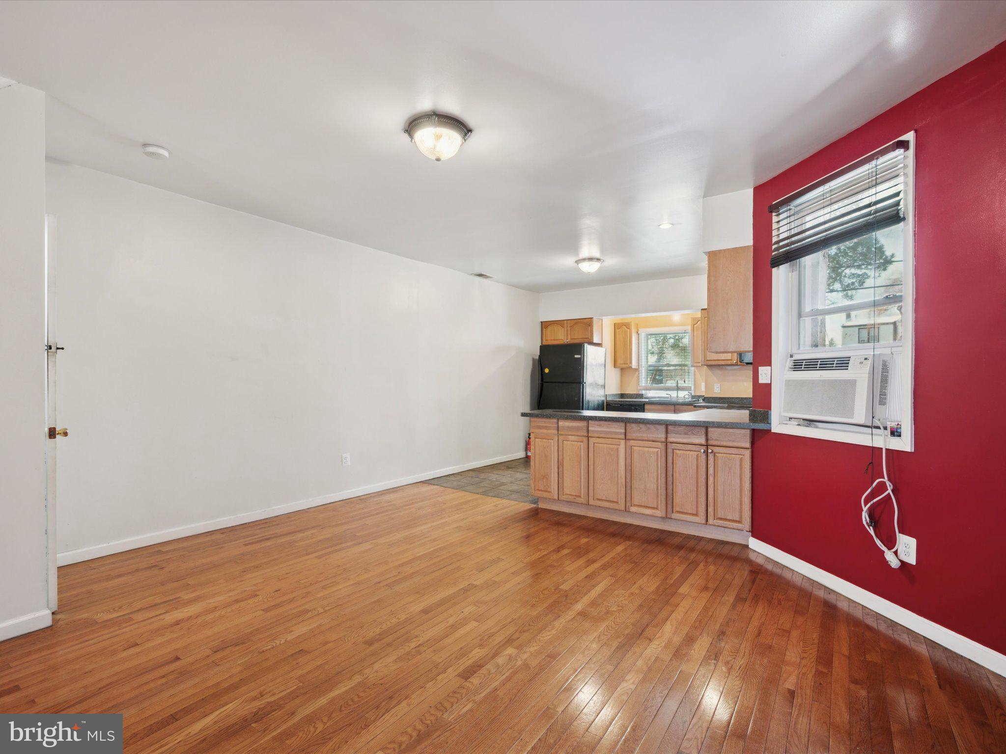 WEST OAK LANE - Residential